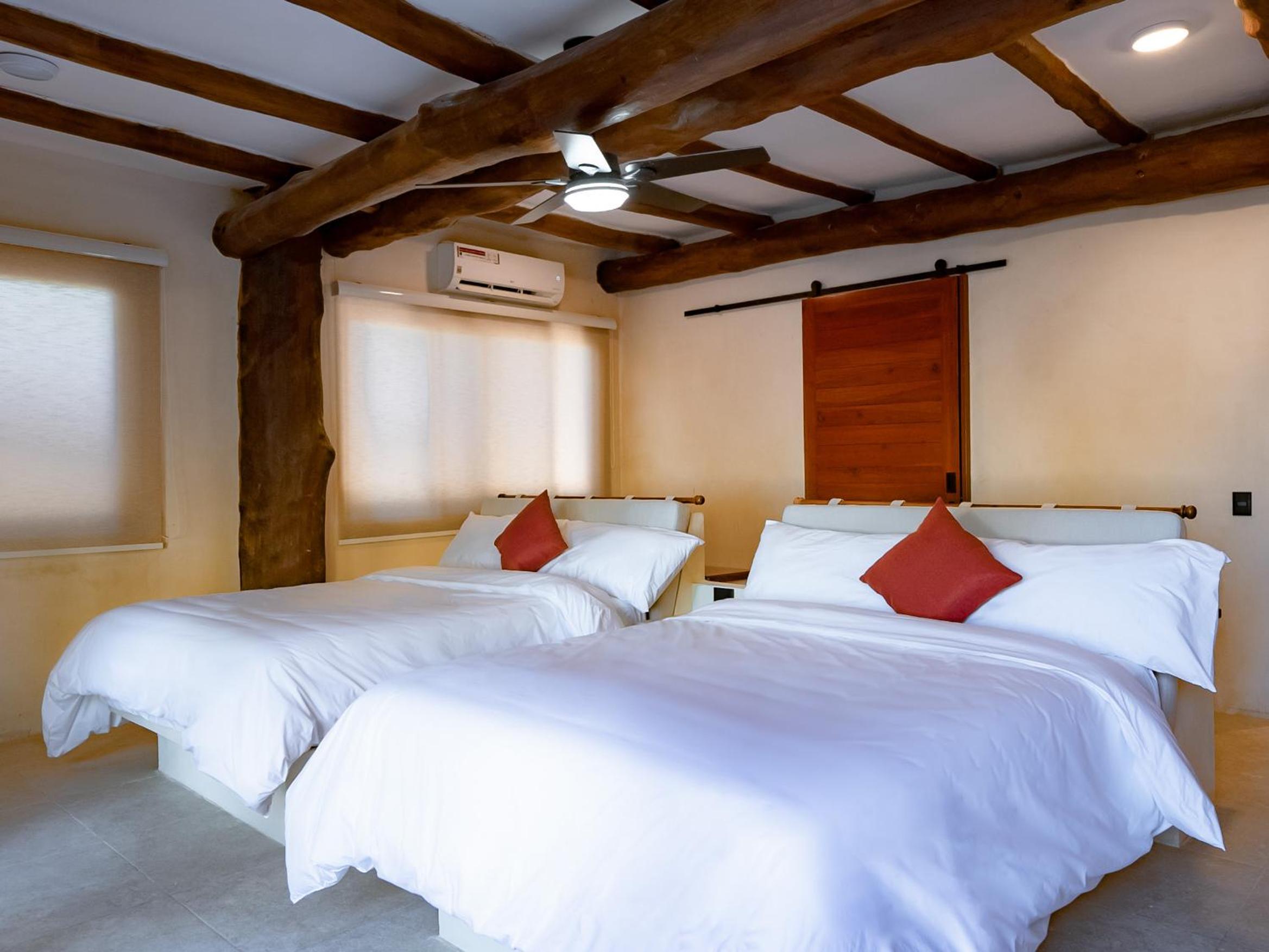 Deluxe Suite with Sea View photo 1