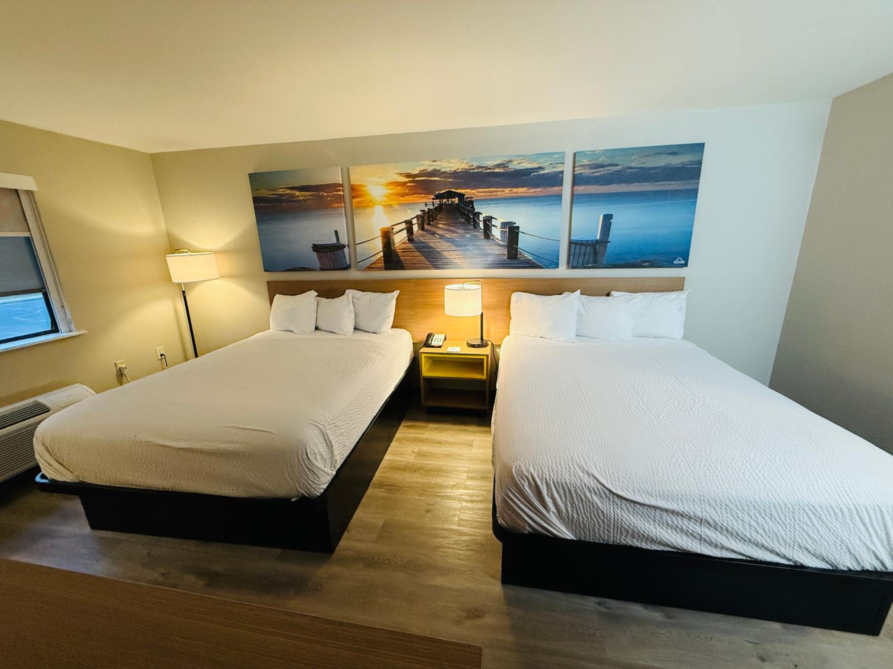 Queen Room with Two Queen Beds - Non-Smoking - Photo 1
