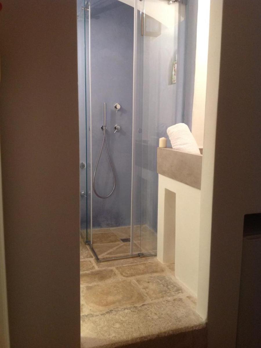One-Bedroom House - Photo 20