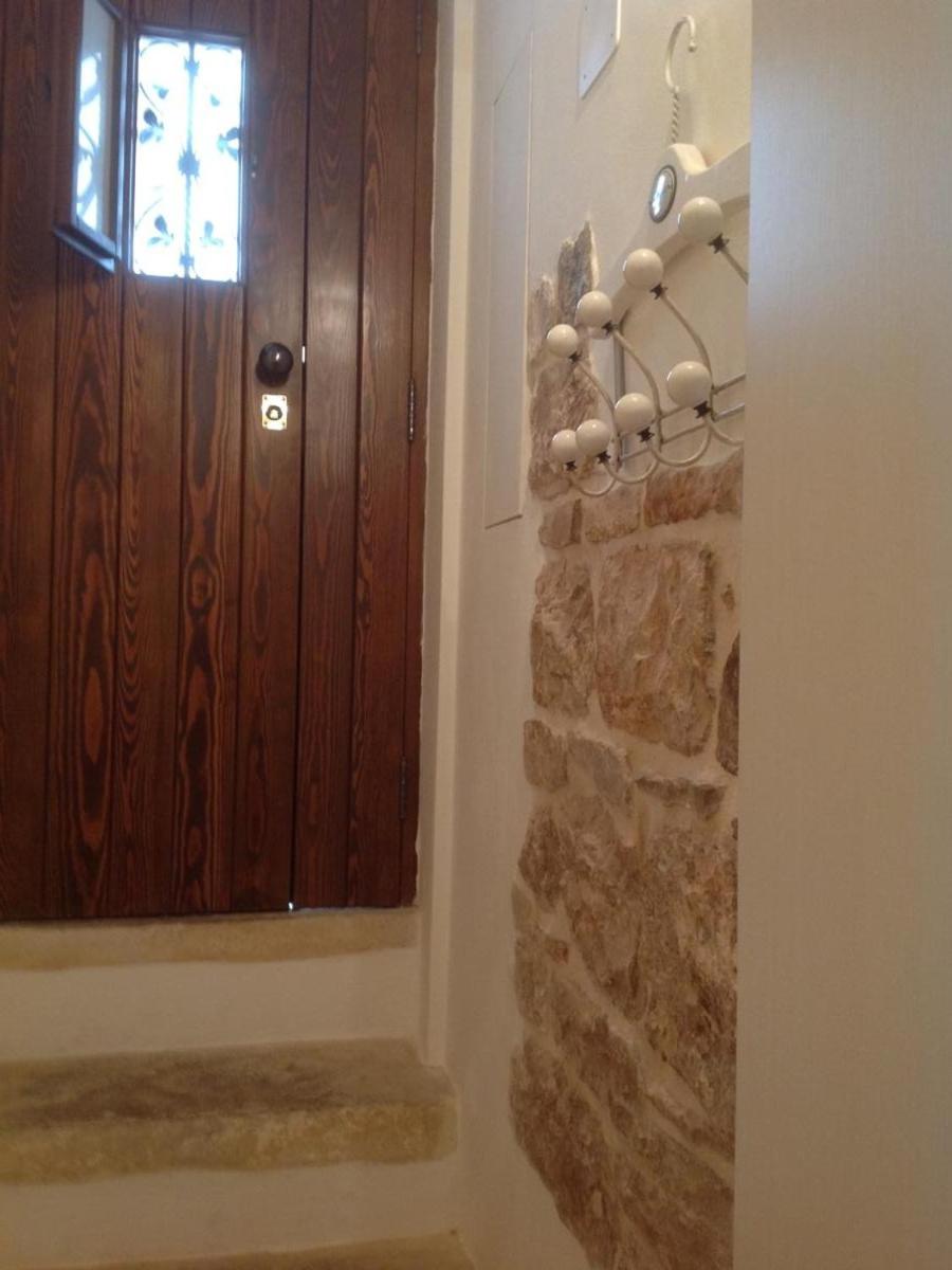 One-Bedroom House - Photo 6