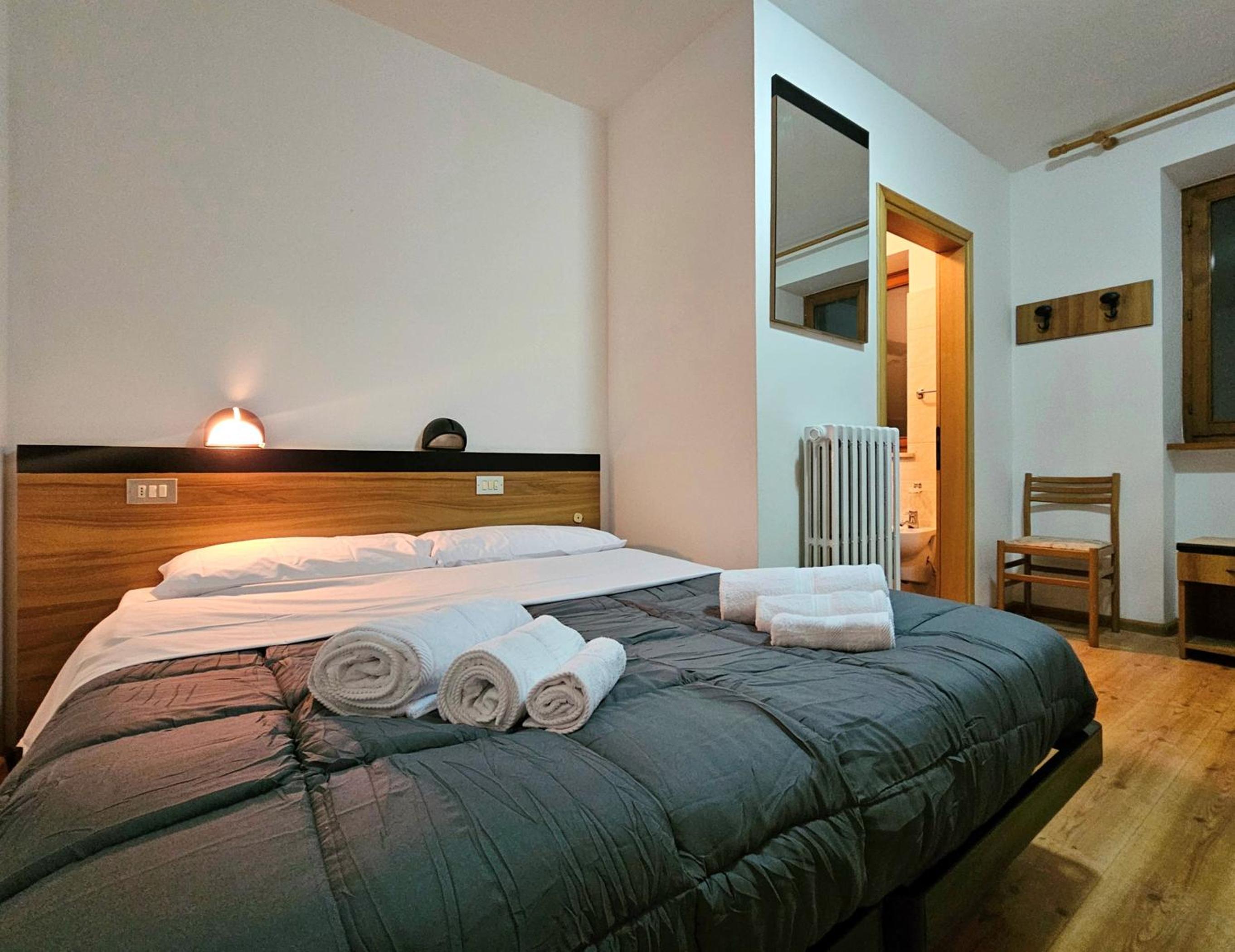 Economy Triple Room photo 1