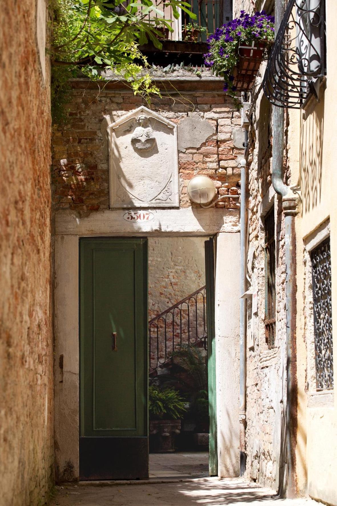 Apartment with Canal View photo 2
