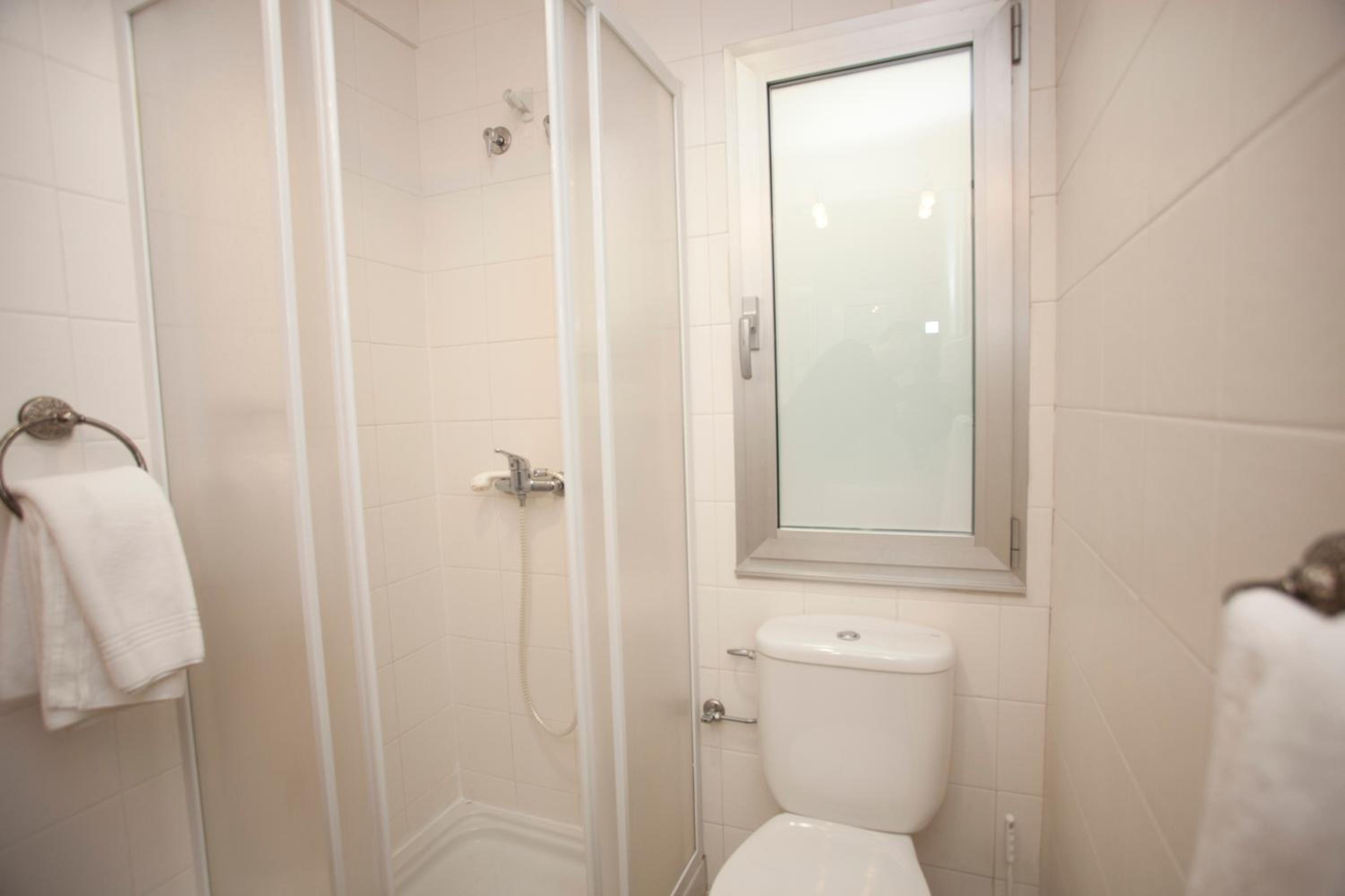 Double Room - Photo 4
