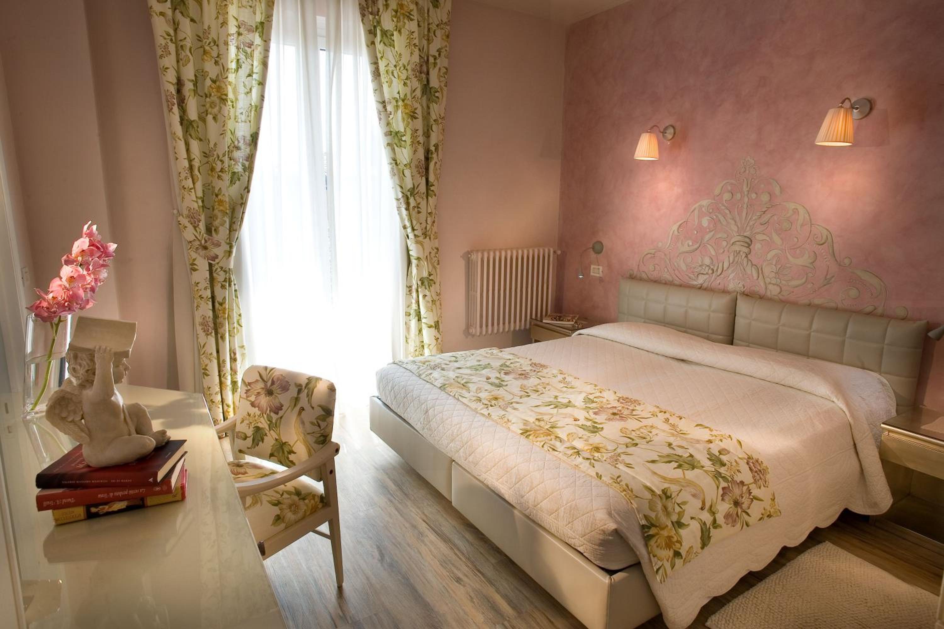 Comfort Double Room with Balcony - Photo 3