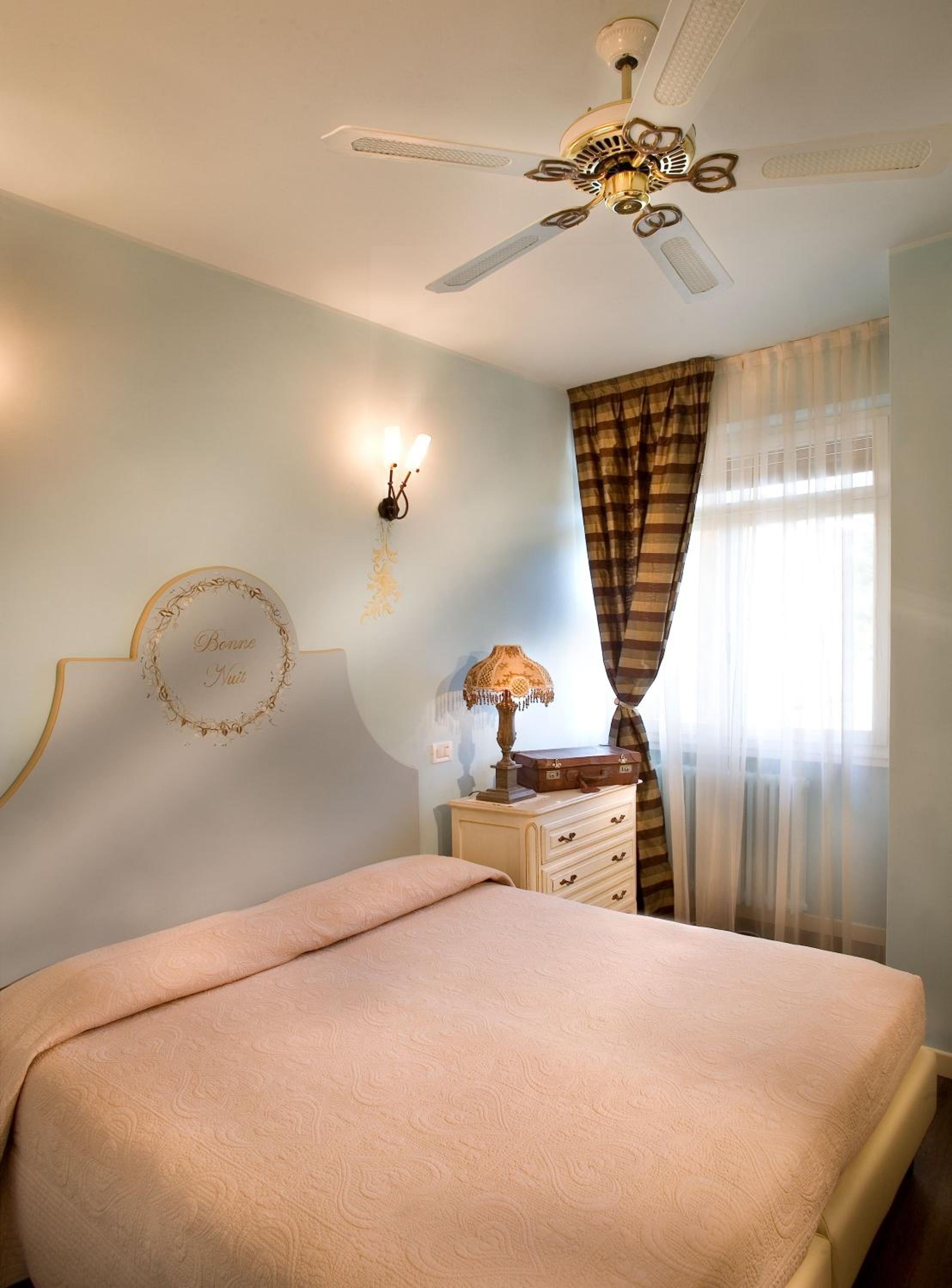 Comfort Double Room with Balcony - Photo 7