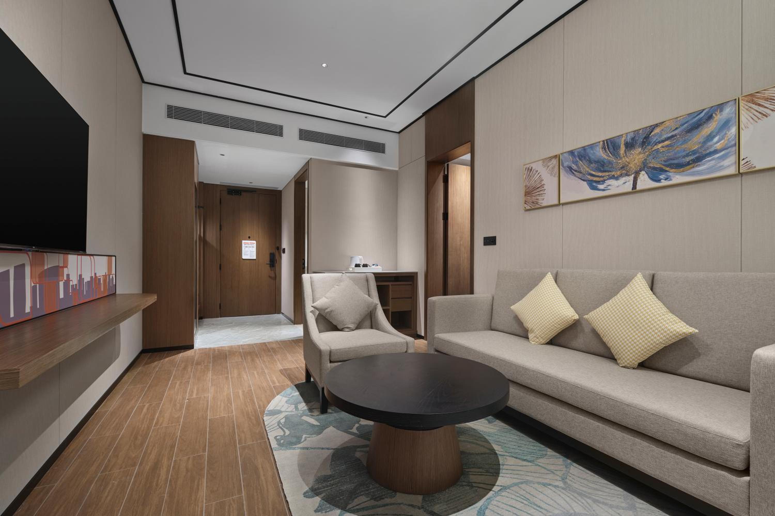 One-Bedroom King Suite