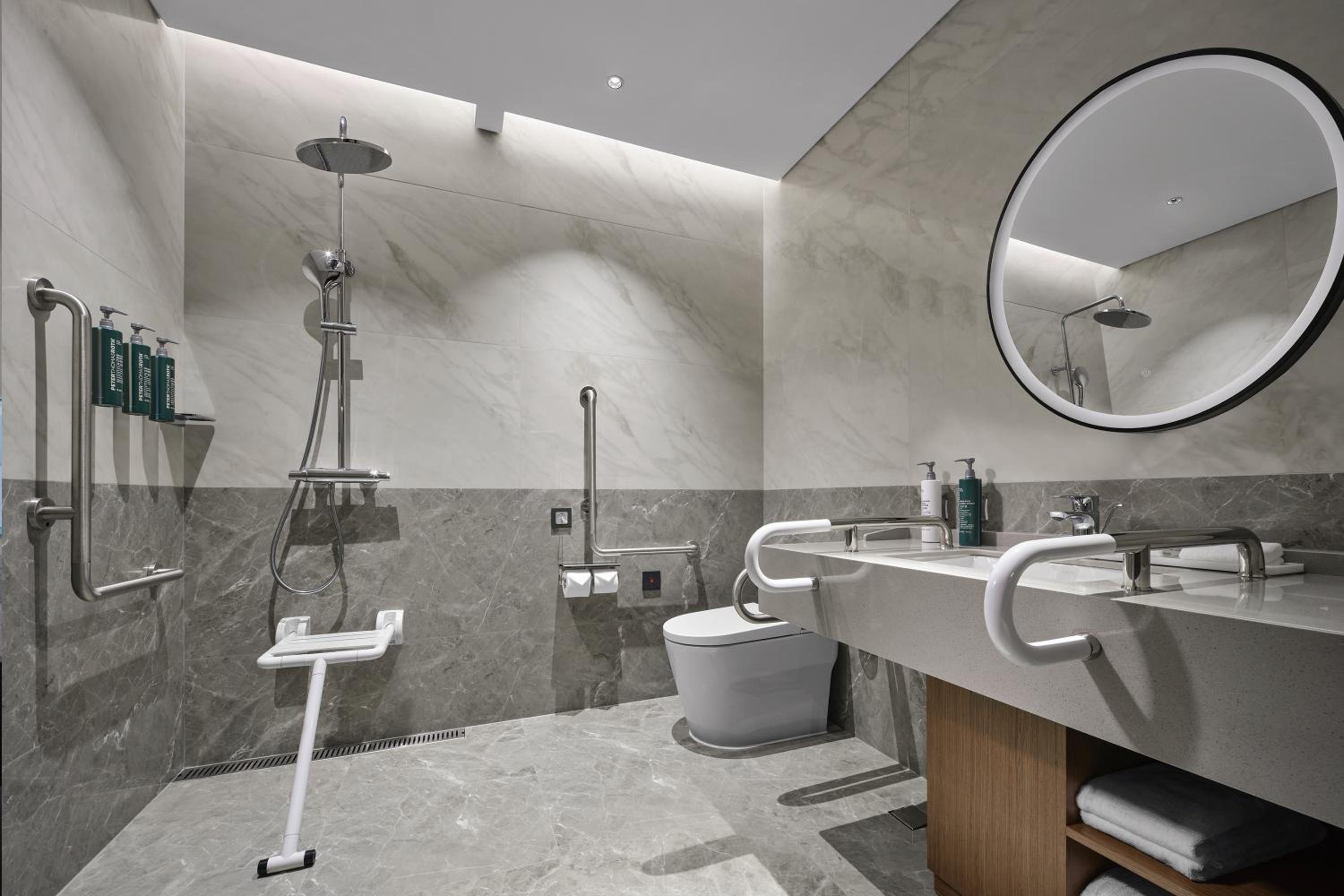 King Room - Mobility Accessible