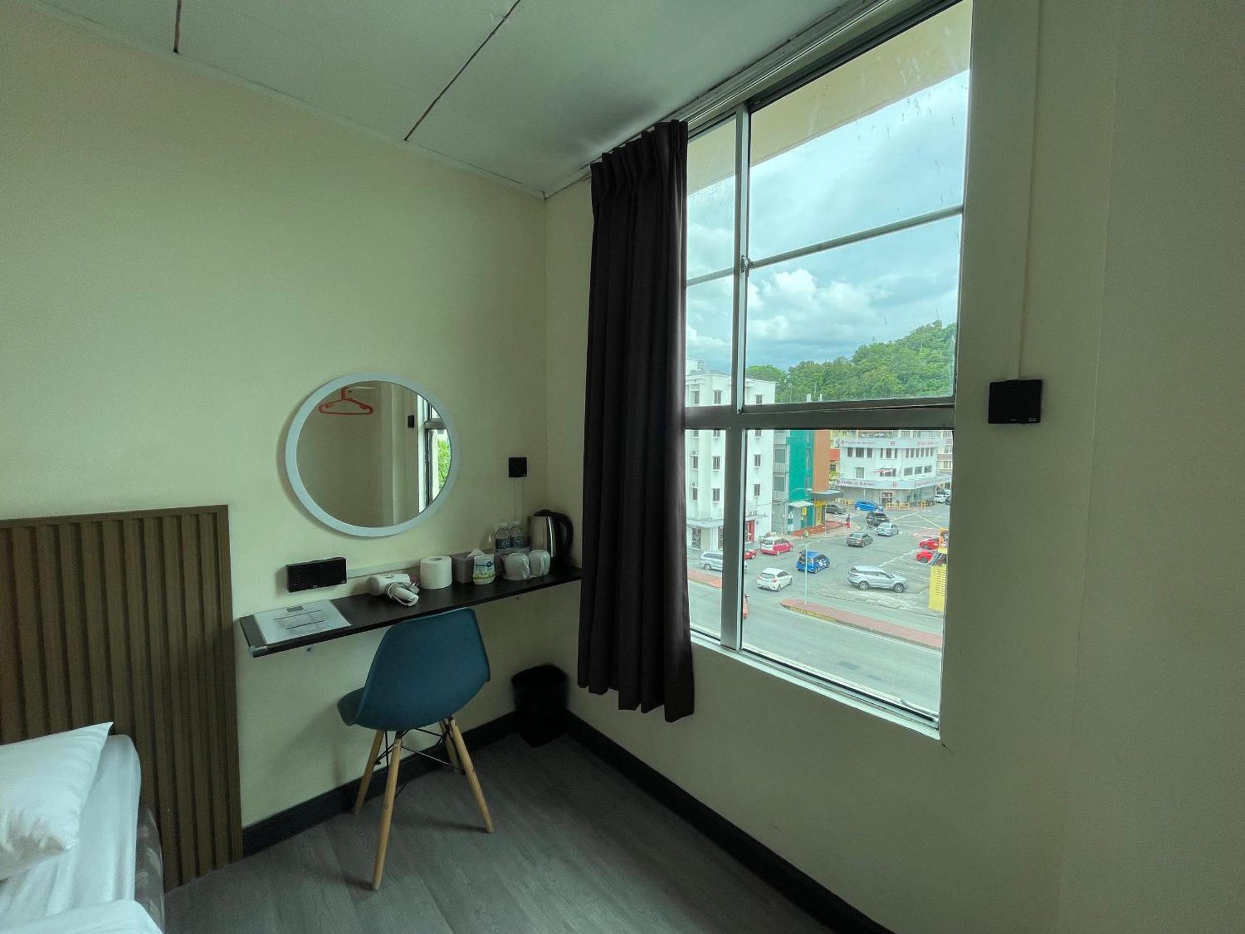 Standard Queen Room - Photo 1