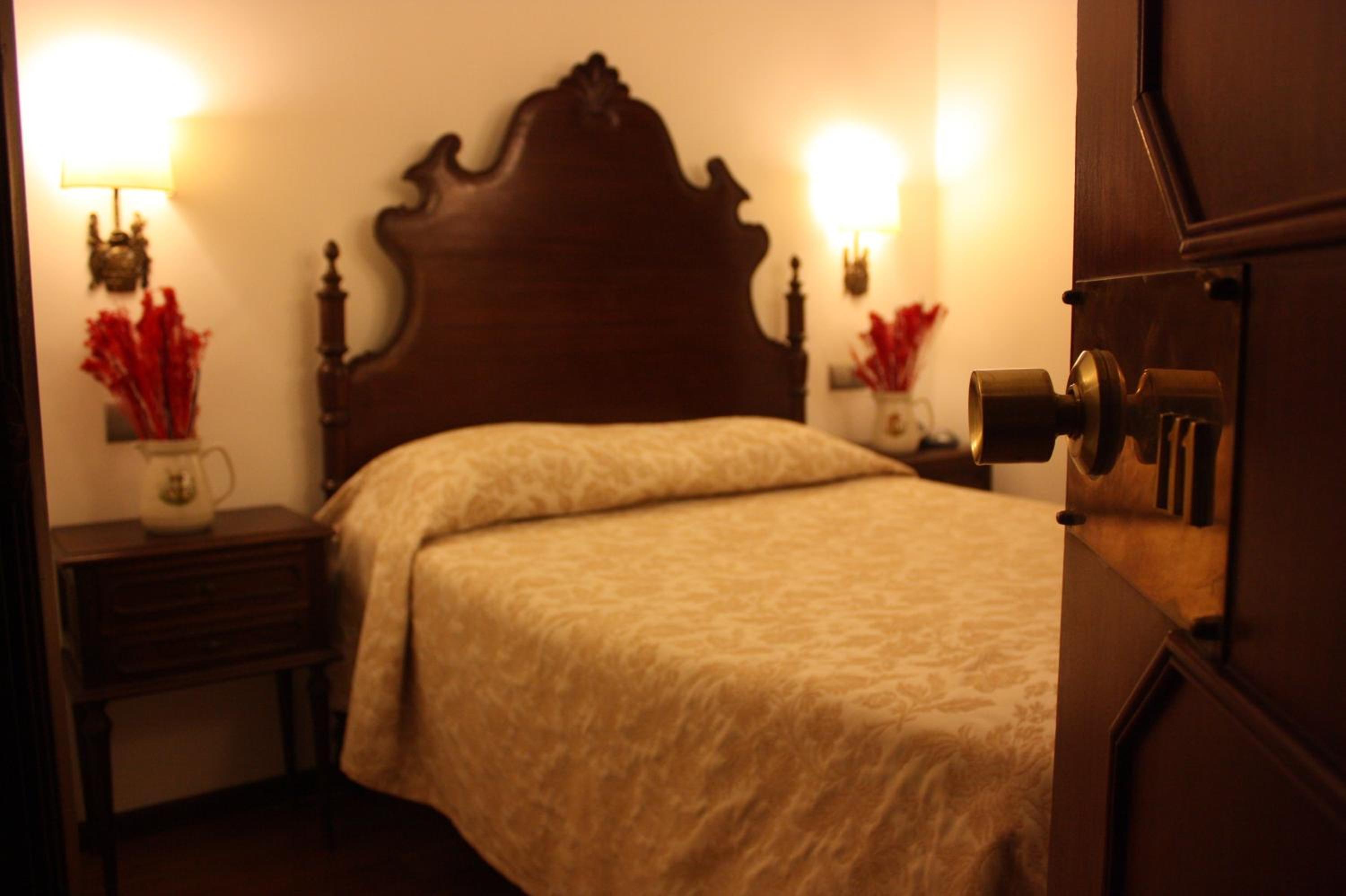 Economy Double or Twin Room - Photo 4