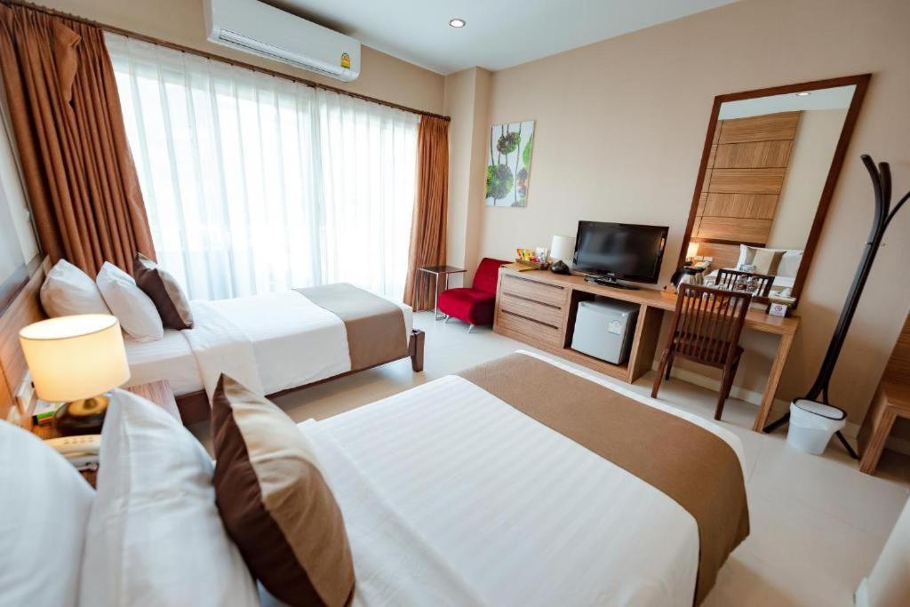 King Room with Pool View photo 2