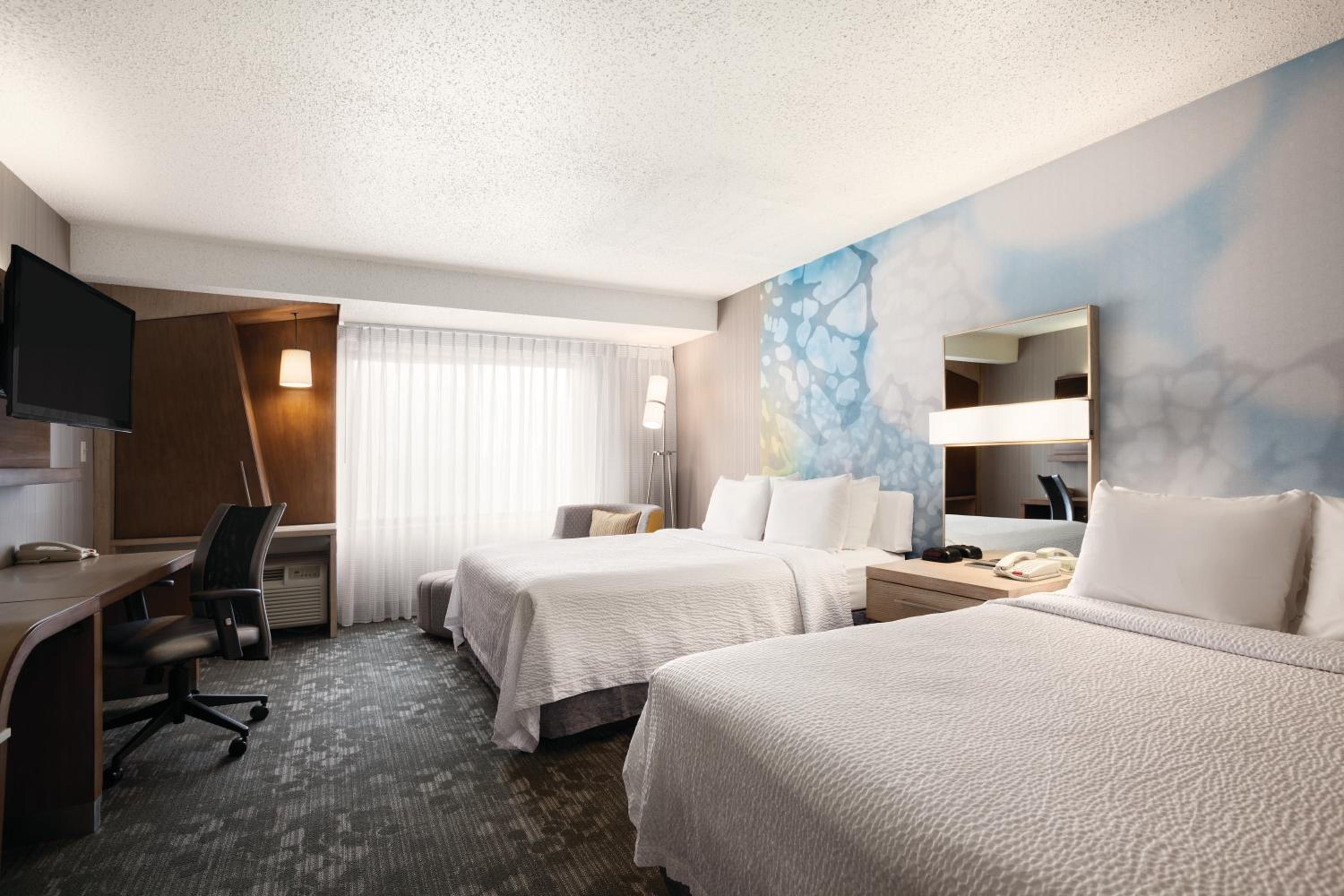Queen Room with Two Queen Beds - Photo 1