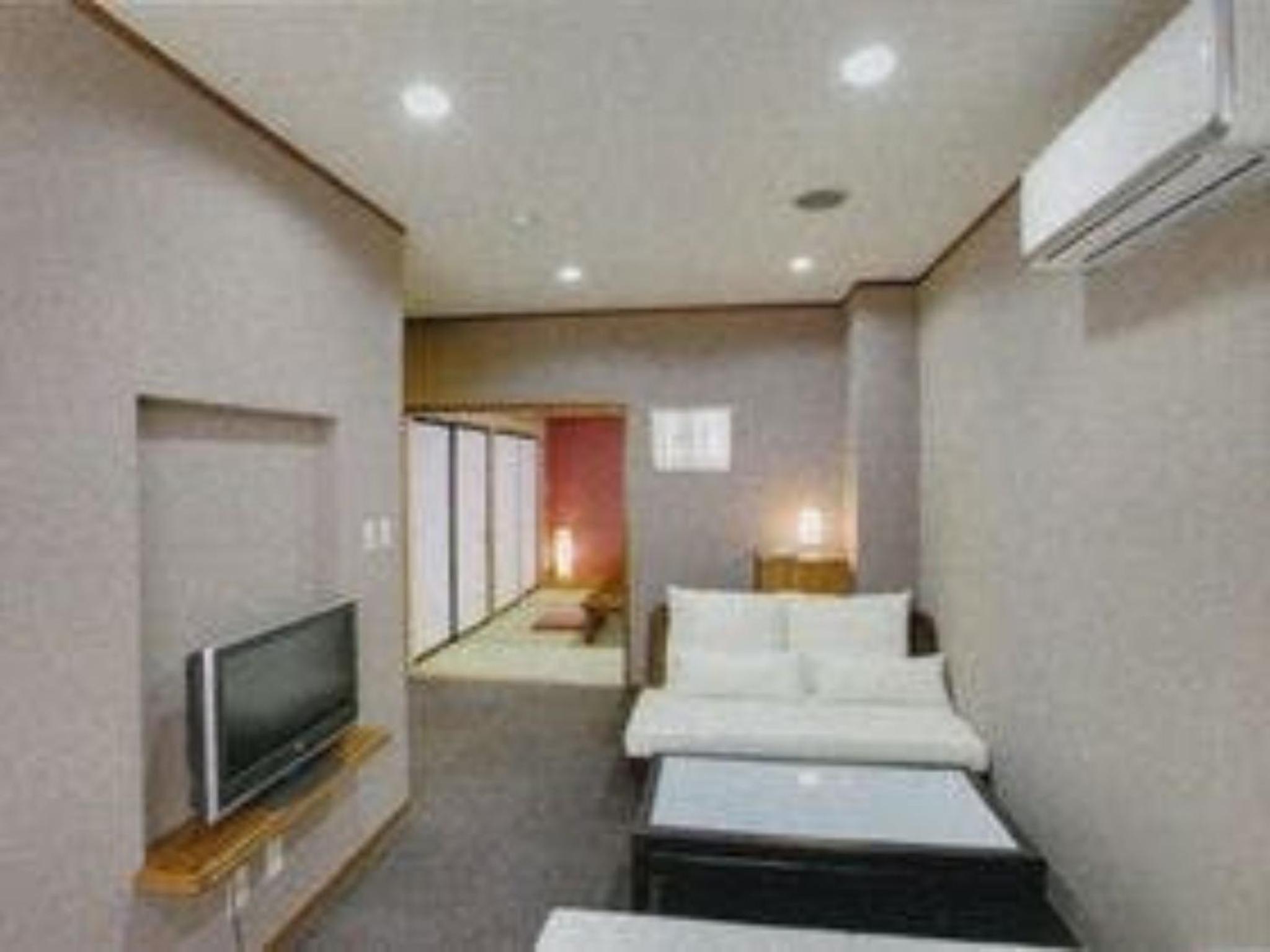 Japanese-Style Quadruple Room with Living Area and Bathroom