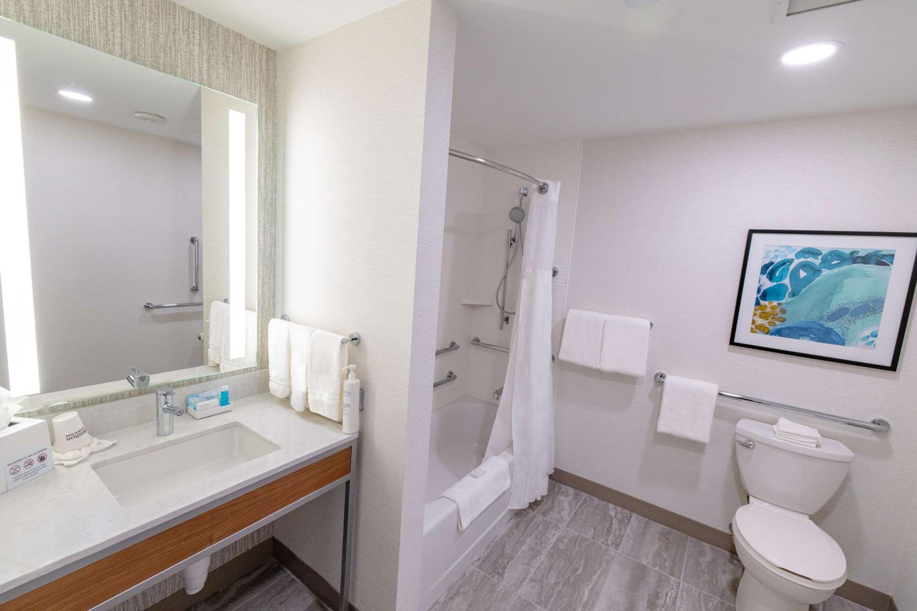 Queen Room with Two Queen Beds - Mobility and Hearing Access - Photo 3