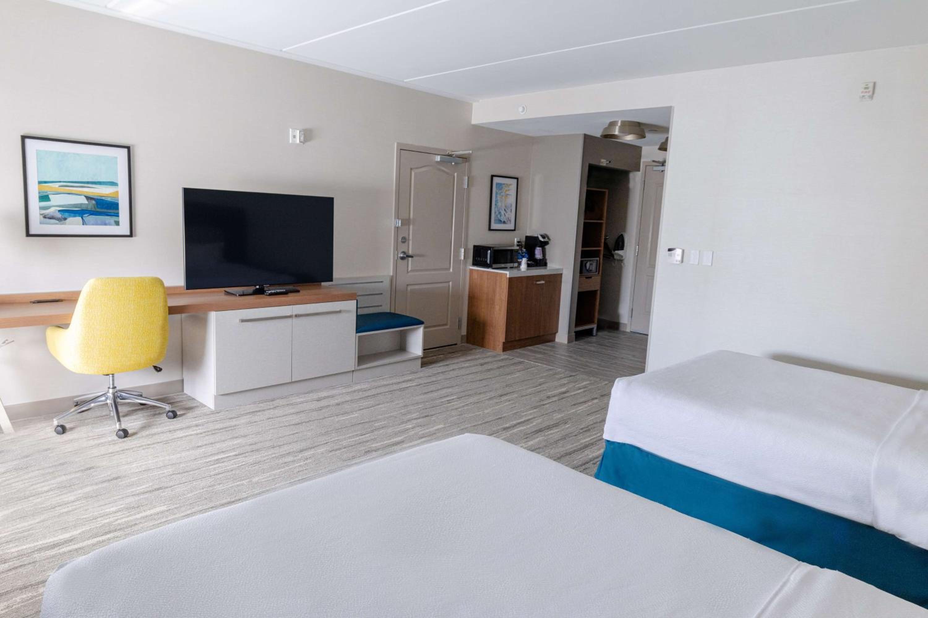 Queen Room with Two Queen Beds - Mobility and Hearing Access - Photo 2