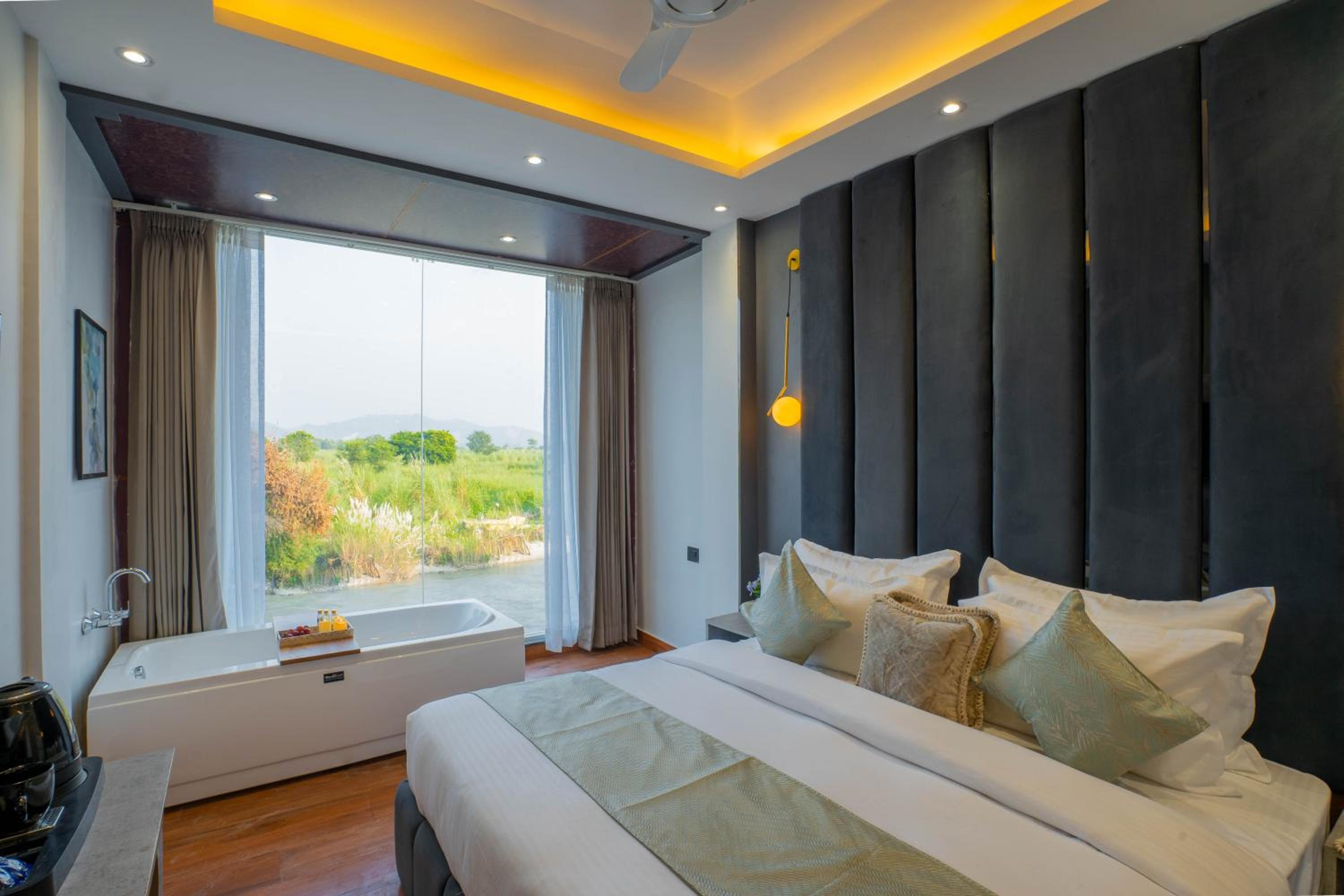 Studio with Sofa Bed