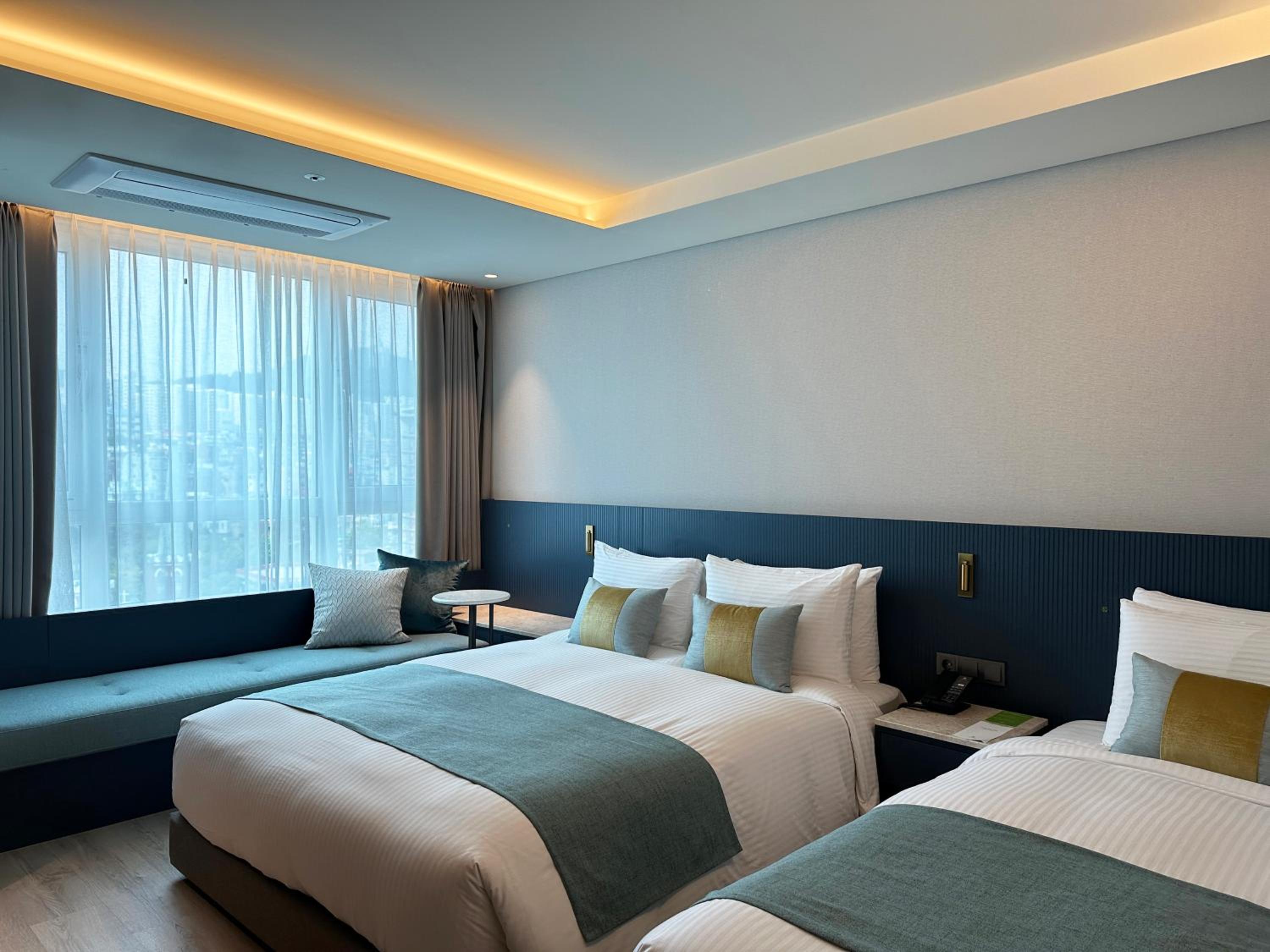 [EF Lounge PKG] Junior Suite Premier City View + Welcome Busan Minibar + Dessert Lounge