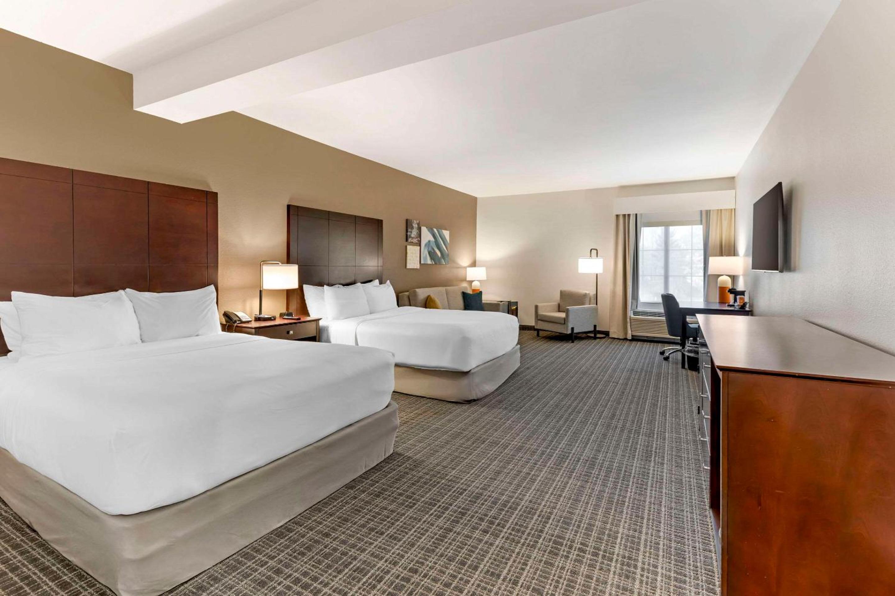 2 Queen Beds Nonsmoking Accessible - Photo 1