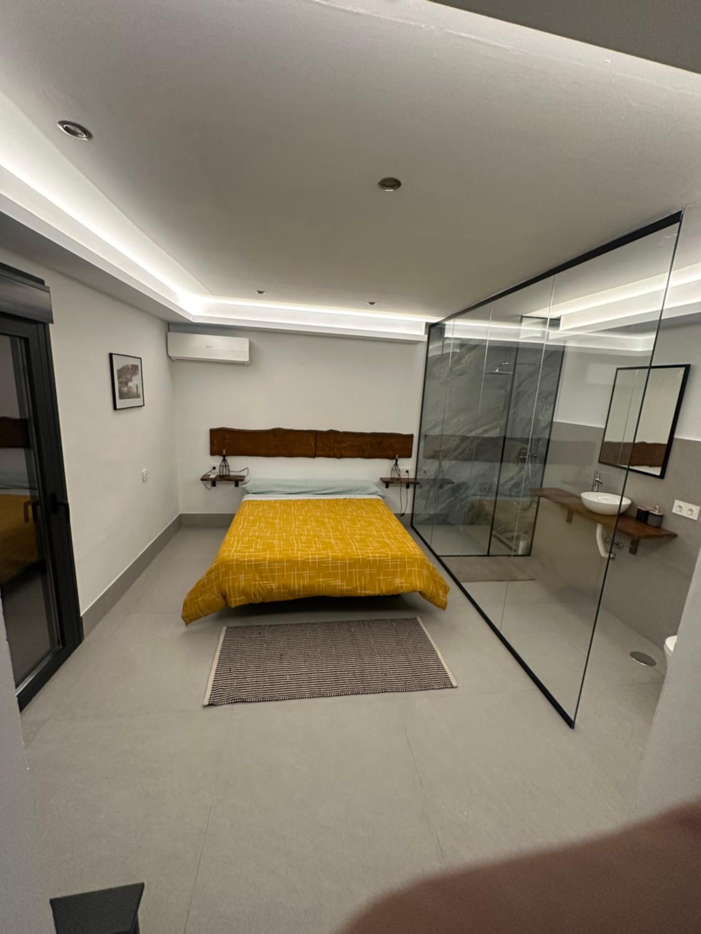 Double Room with Park View - Photo 7