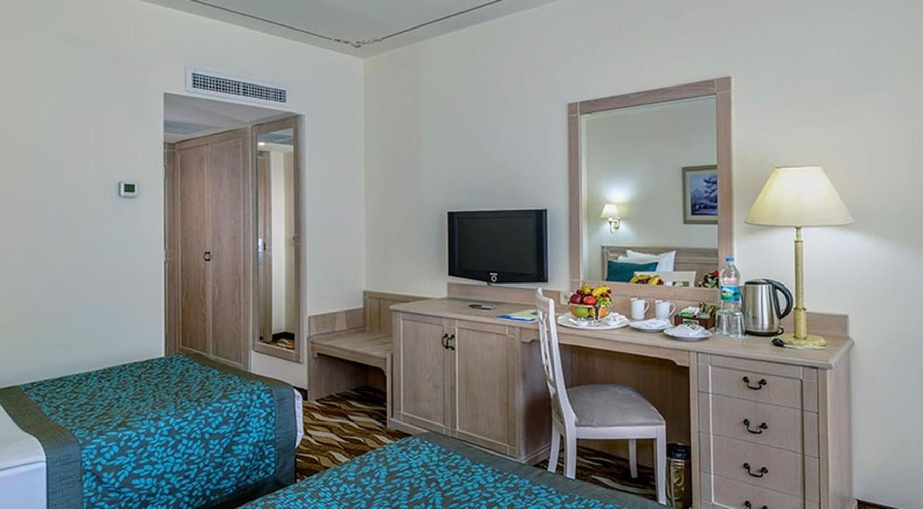 Triple Room with Land View