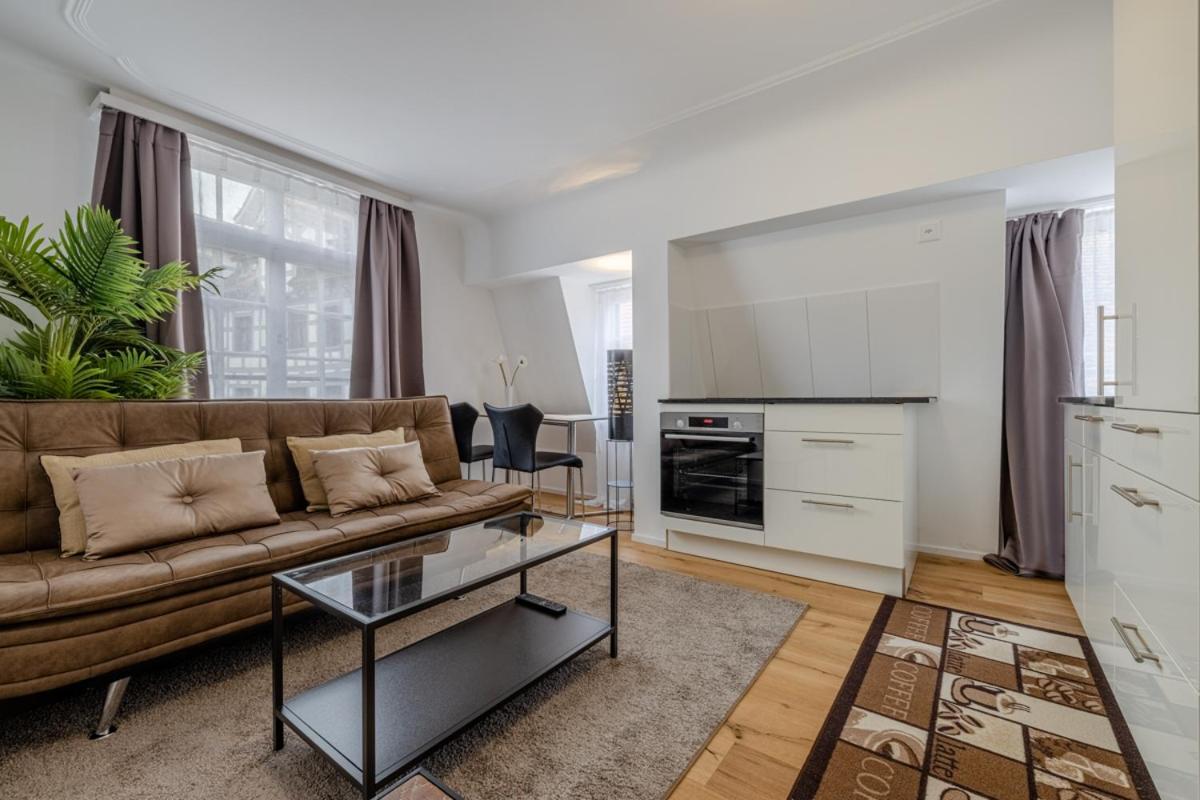 Deluxe One-Bedroom Apartment with City View photo 2