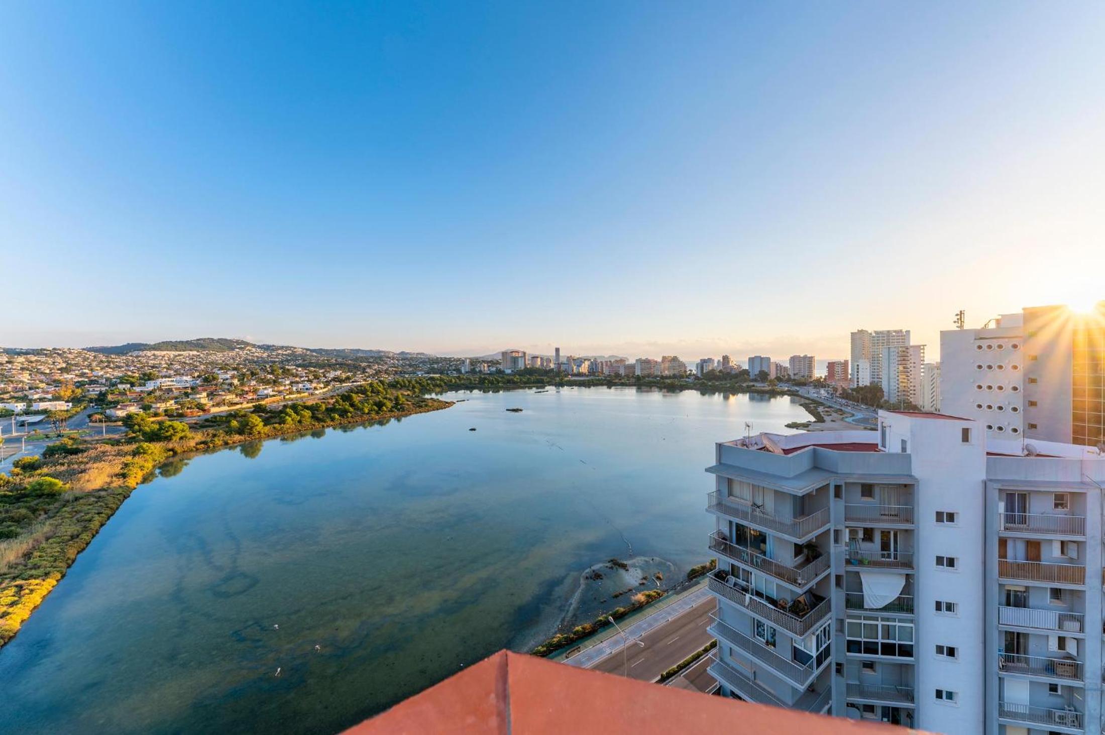One-Bedroom Apartment with Lake View (3 Adults + 2 Children) photo 1