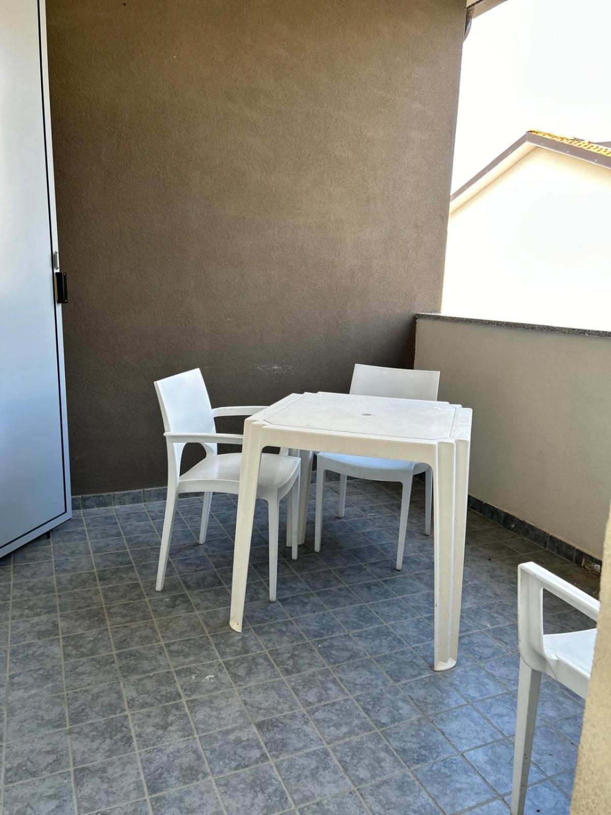 One-Bedroom Apartment with Balcony and Sea View photo 2