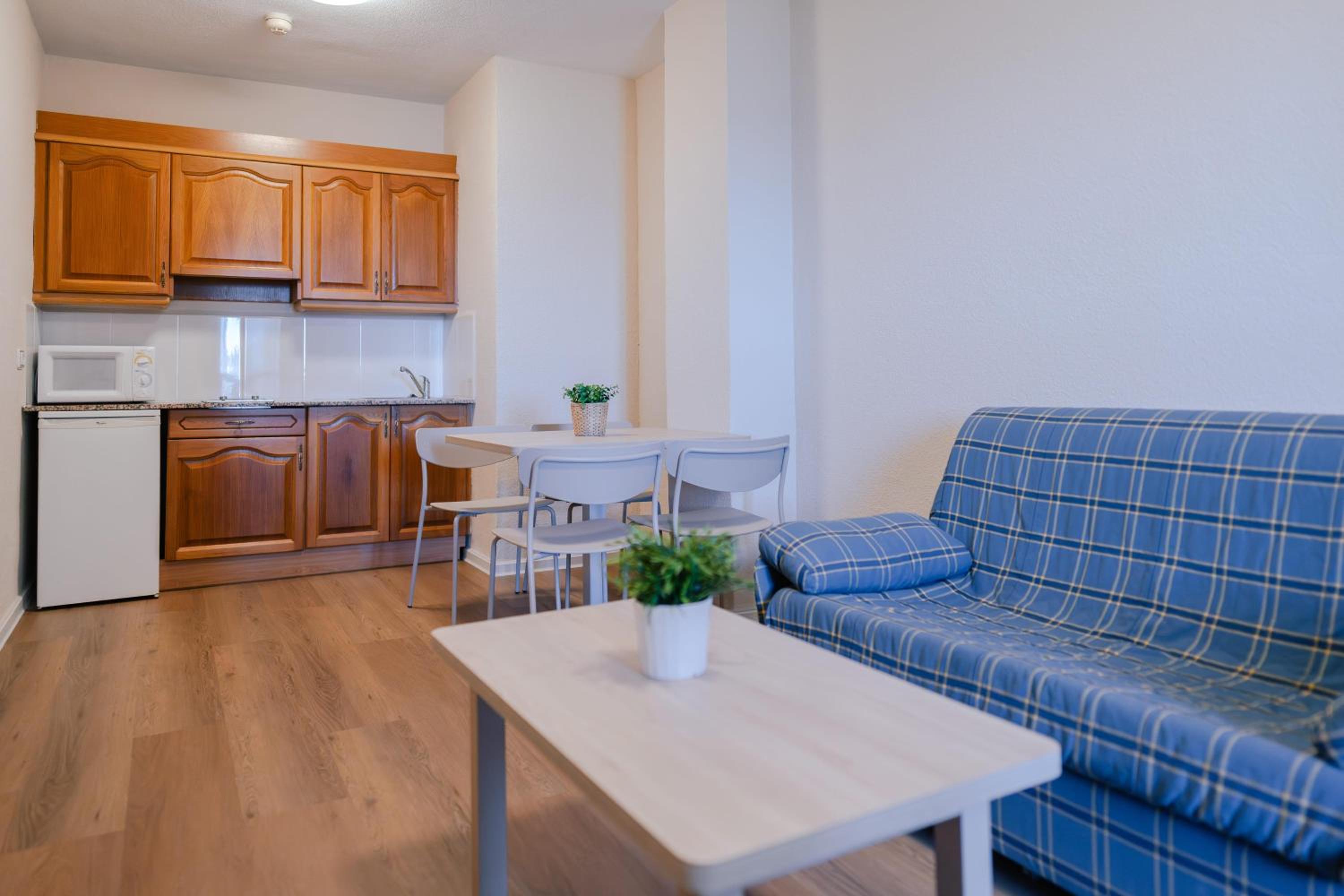 One-Bedroom Apartment with Bay View (2 Adults)