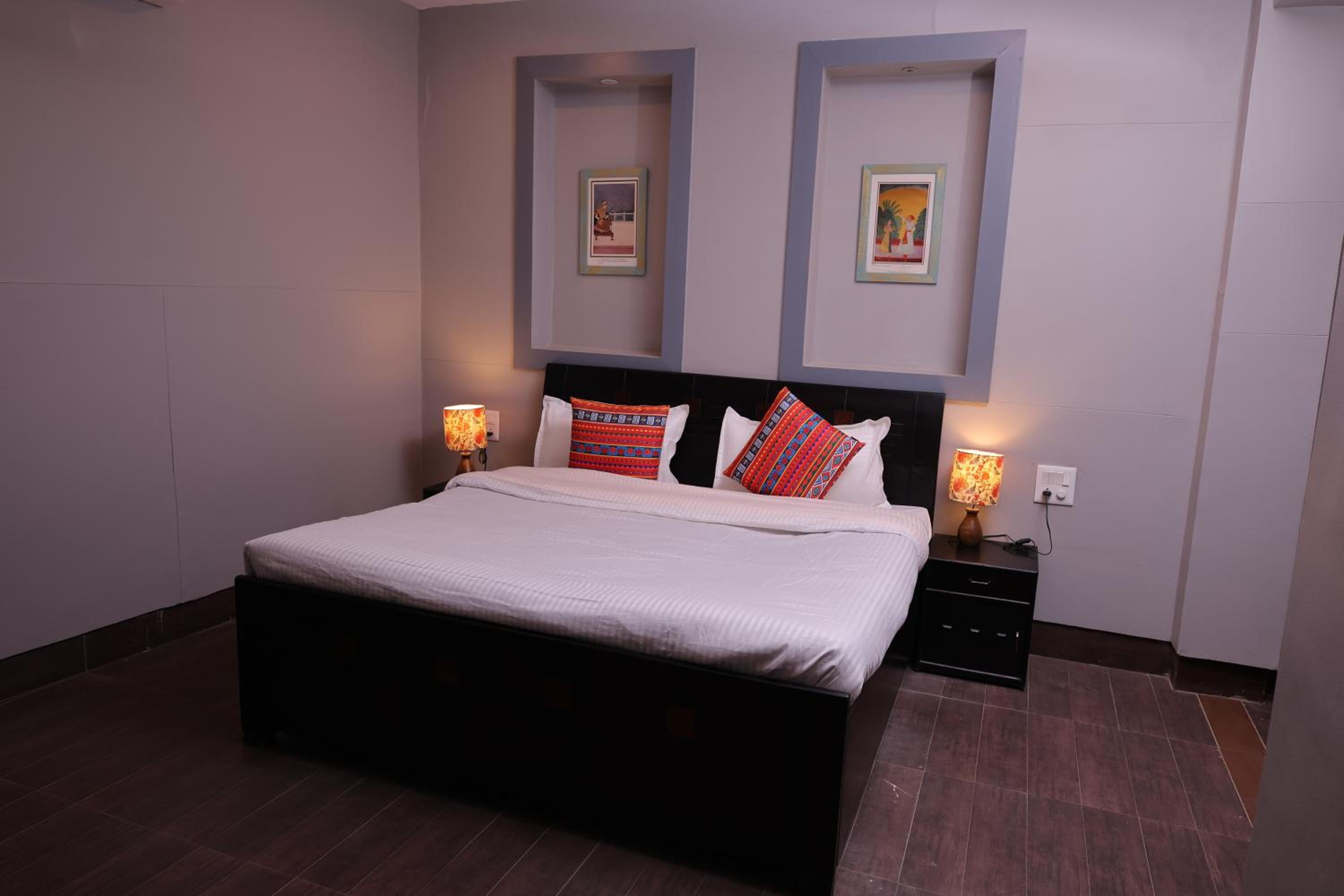 Suite - Photo 2