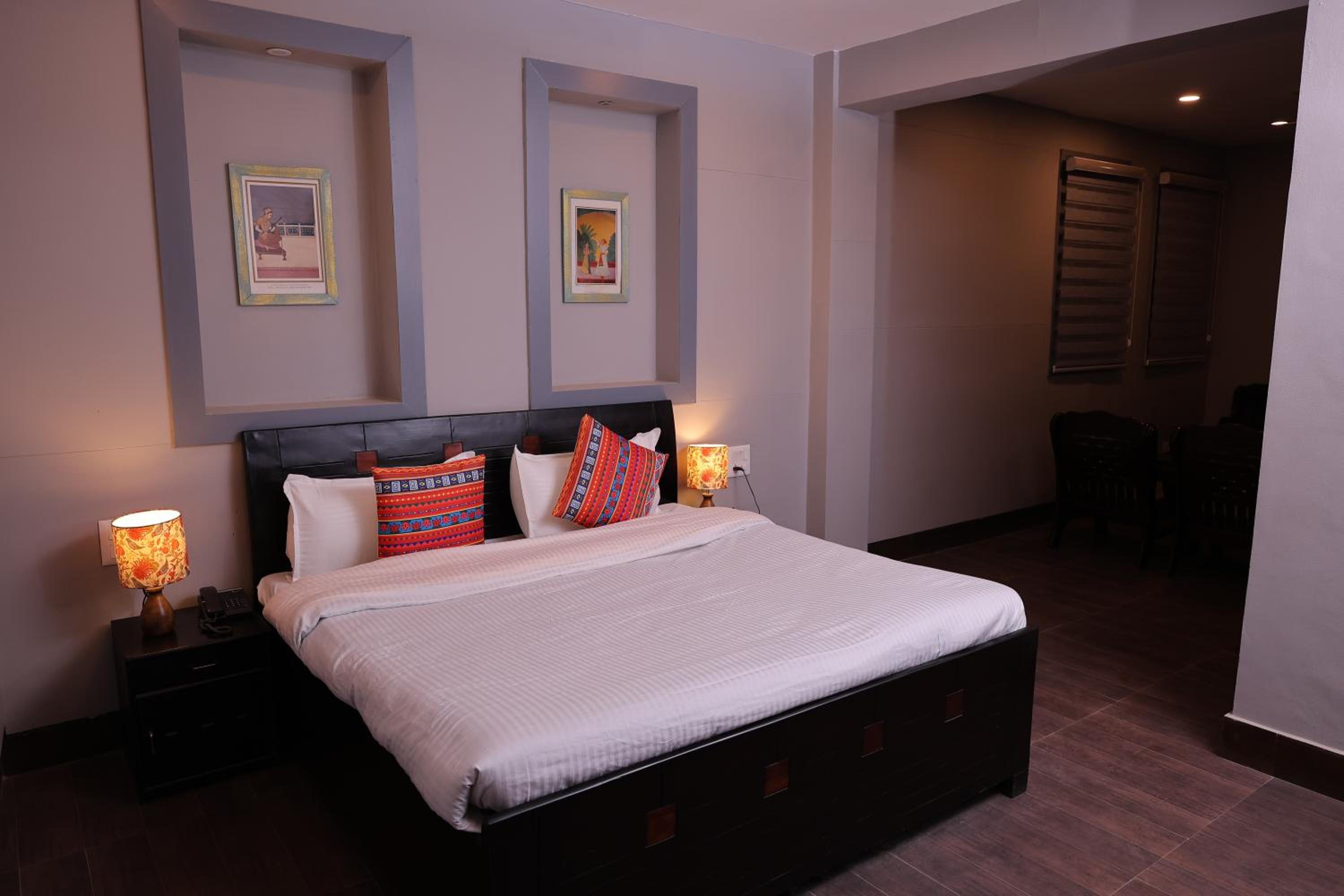 Suite - Photo 5