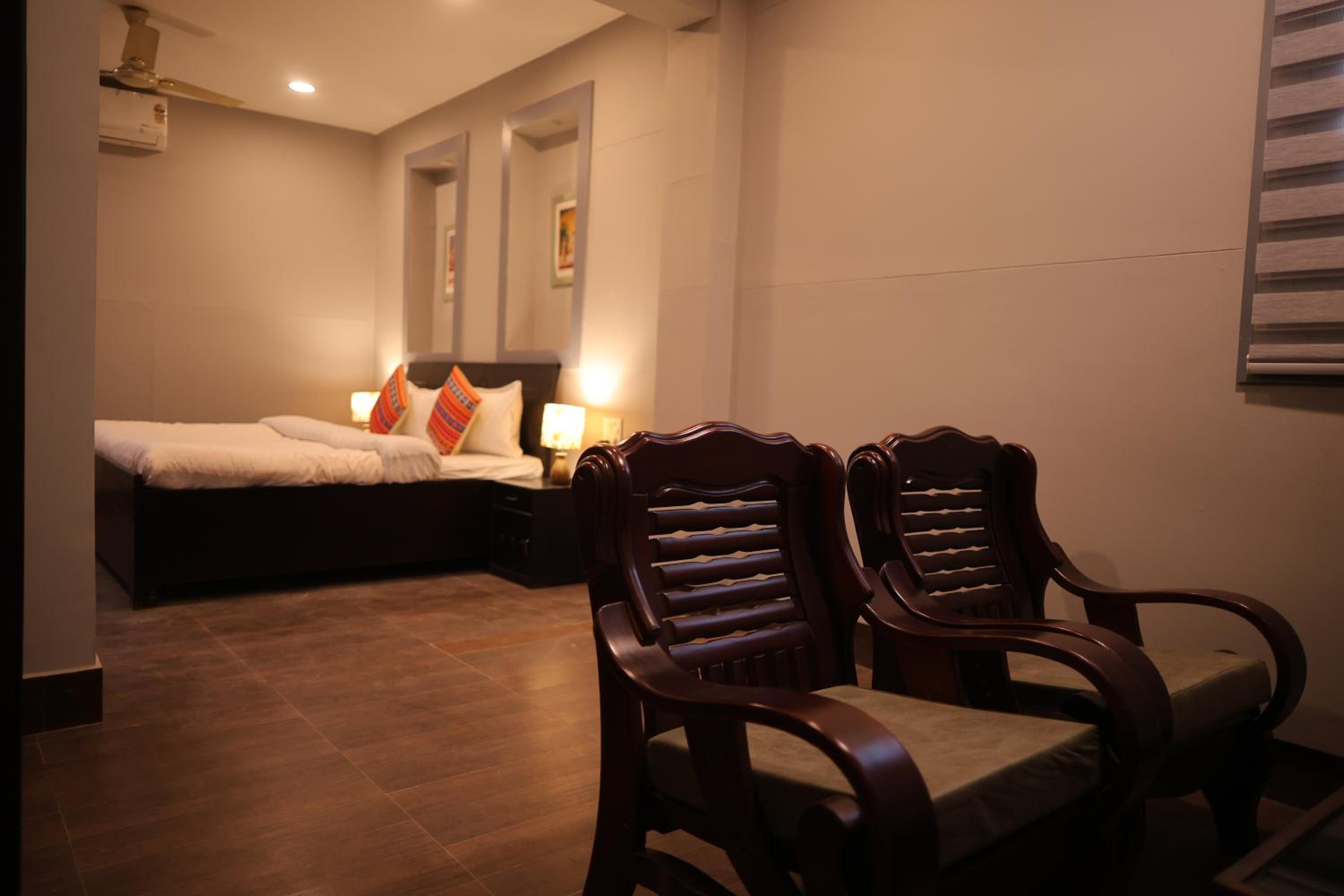 Suite - Photo 4