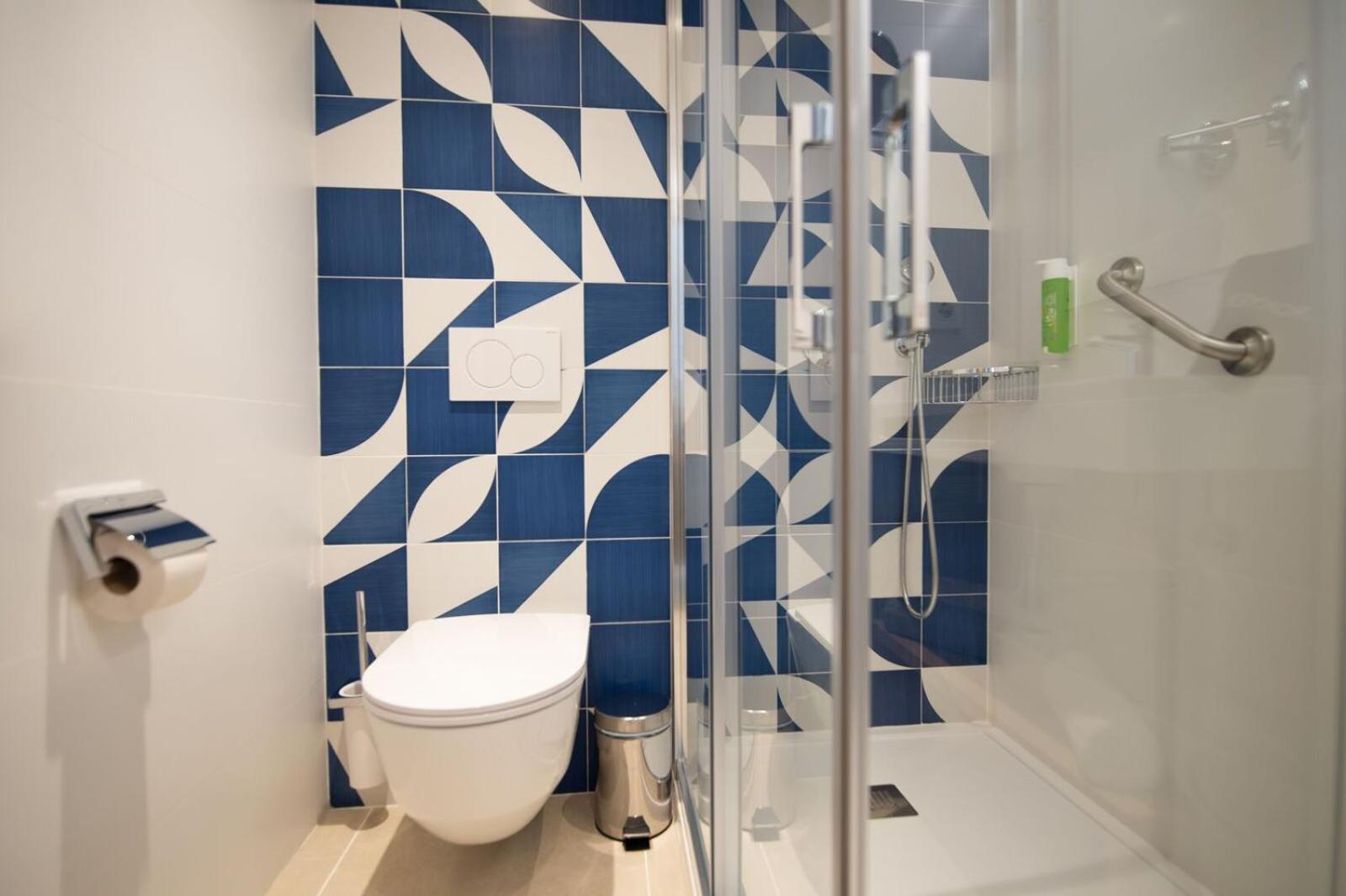 Standard Apartment thumbnail 5
