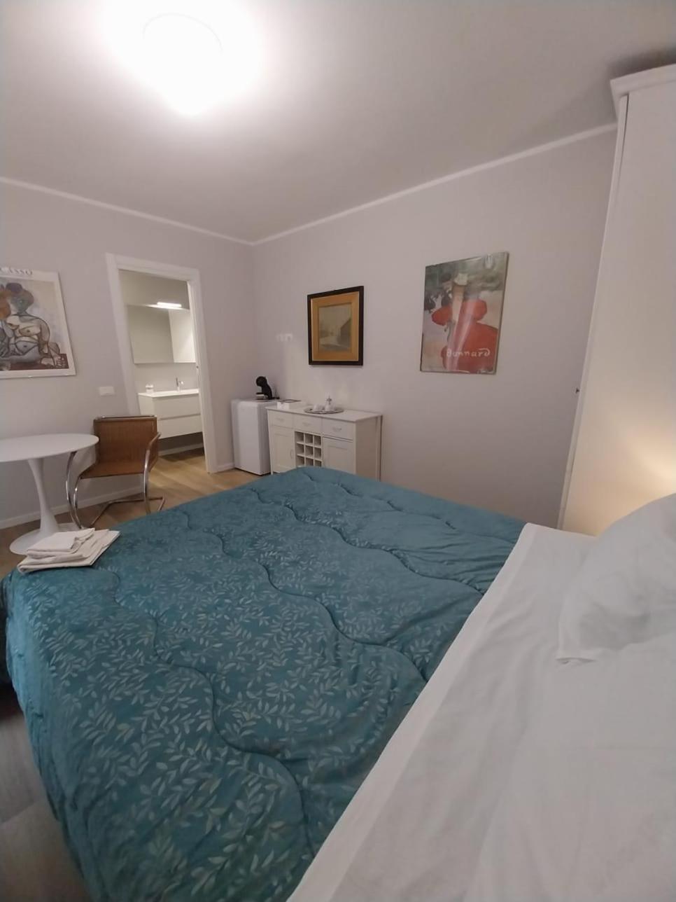 Double Room With Private Bathroom photo 3