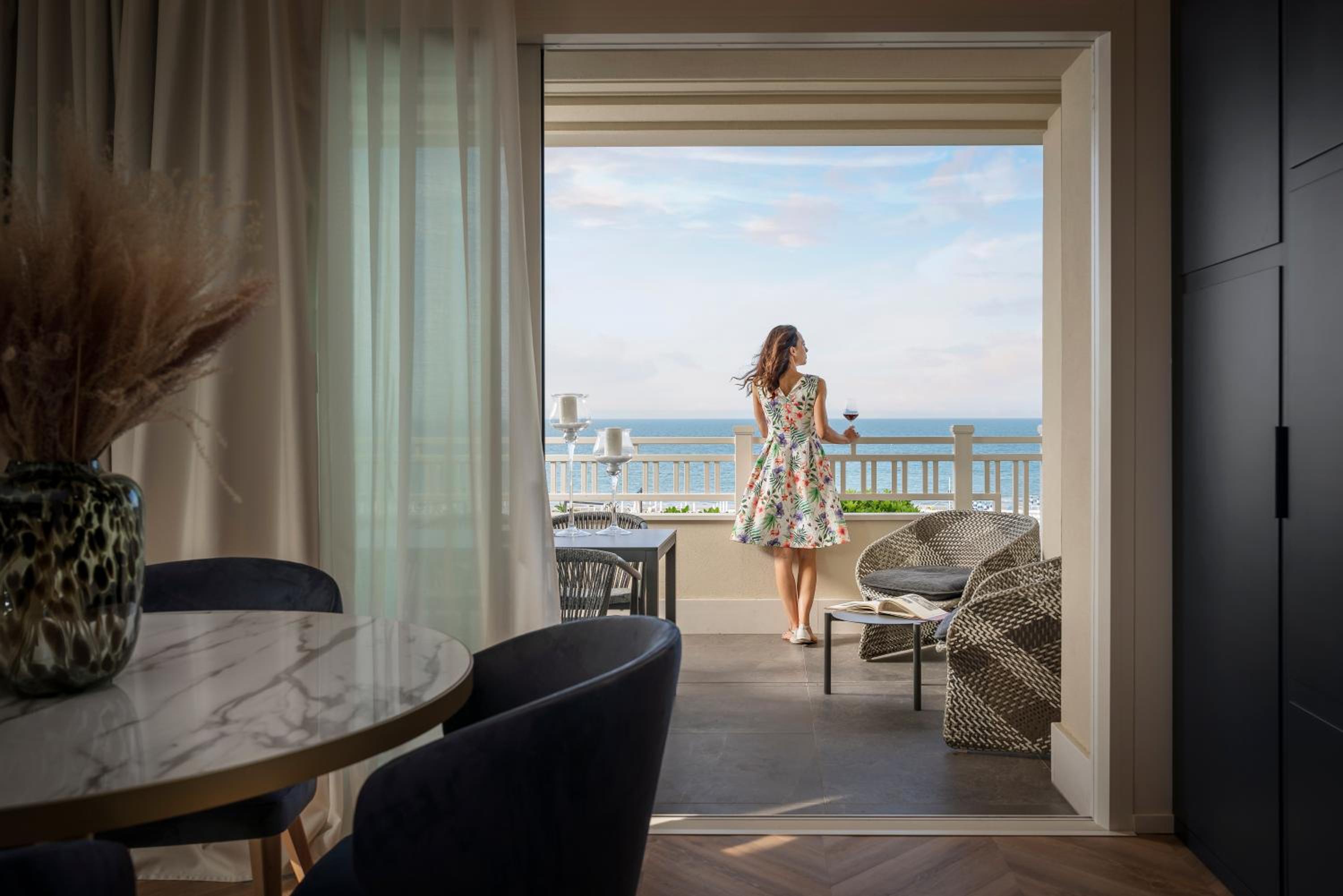 King Suite with Sea View - Photo 2