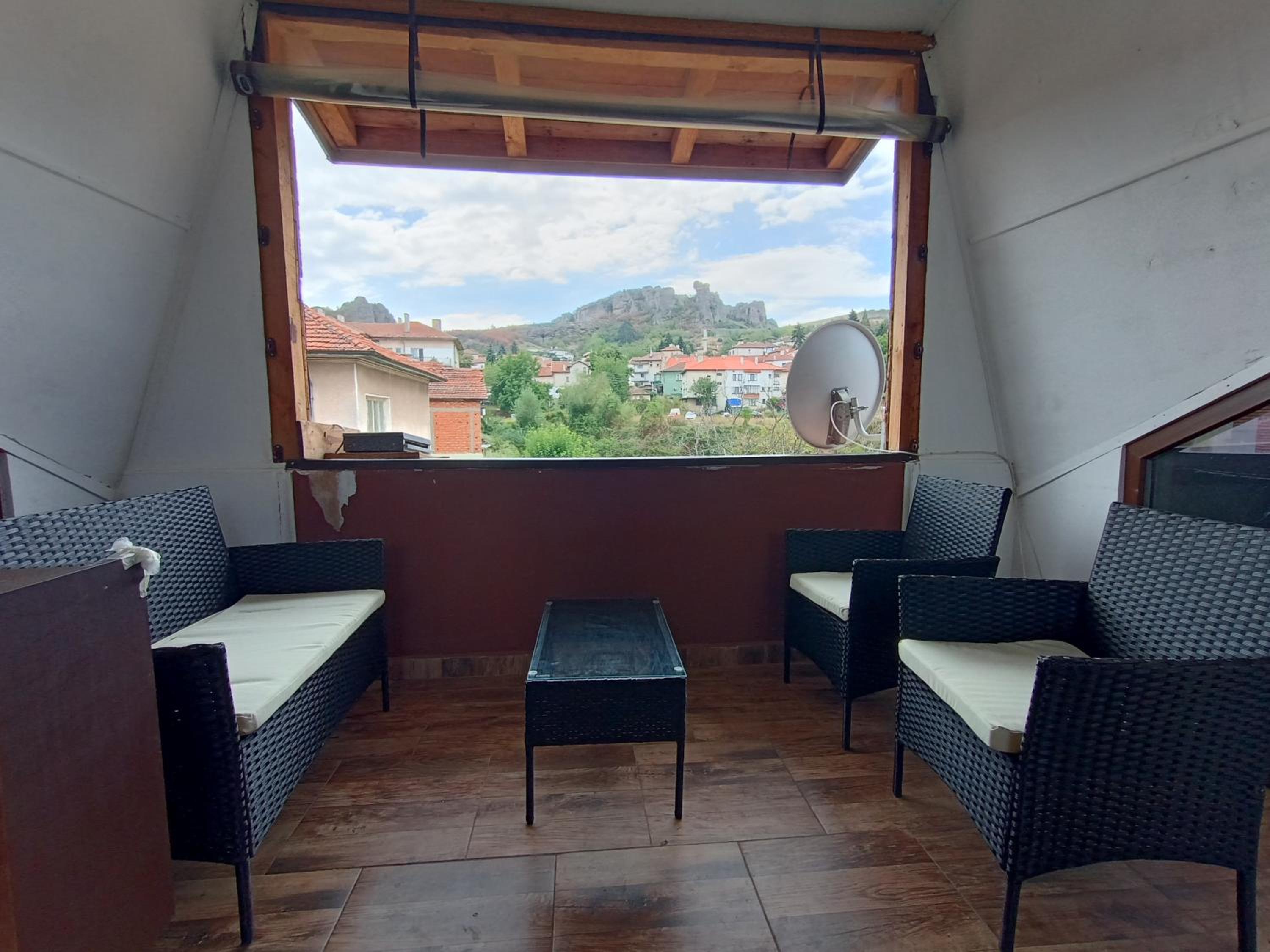One-Bedroom Apartment with Balcony
