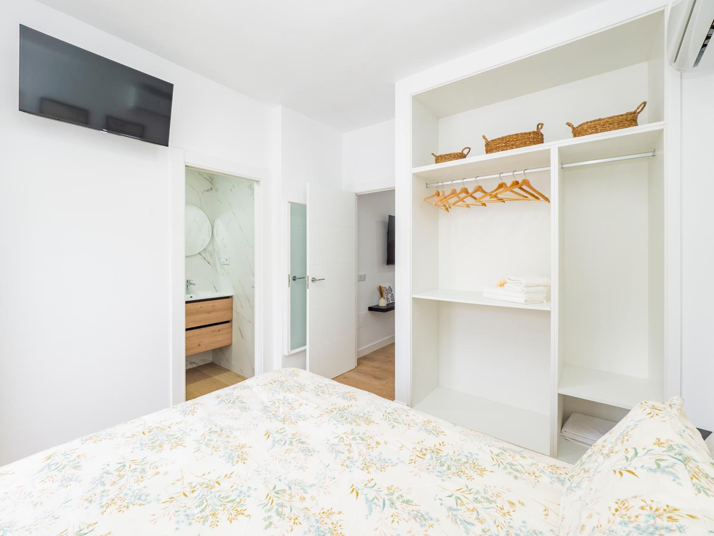 One-Bedroom Apartment with Sea View and Terrace photo 3