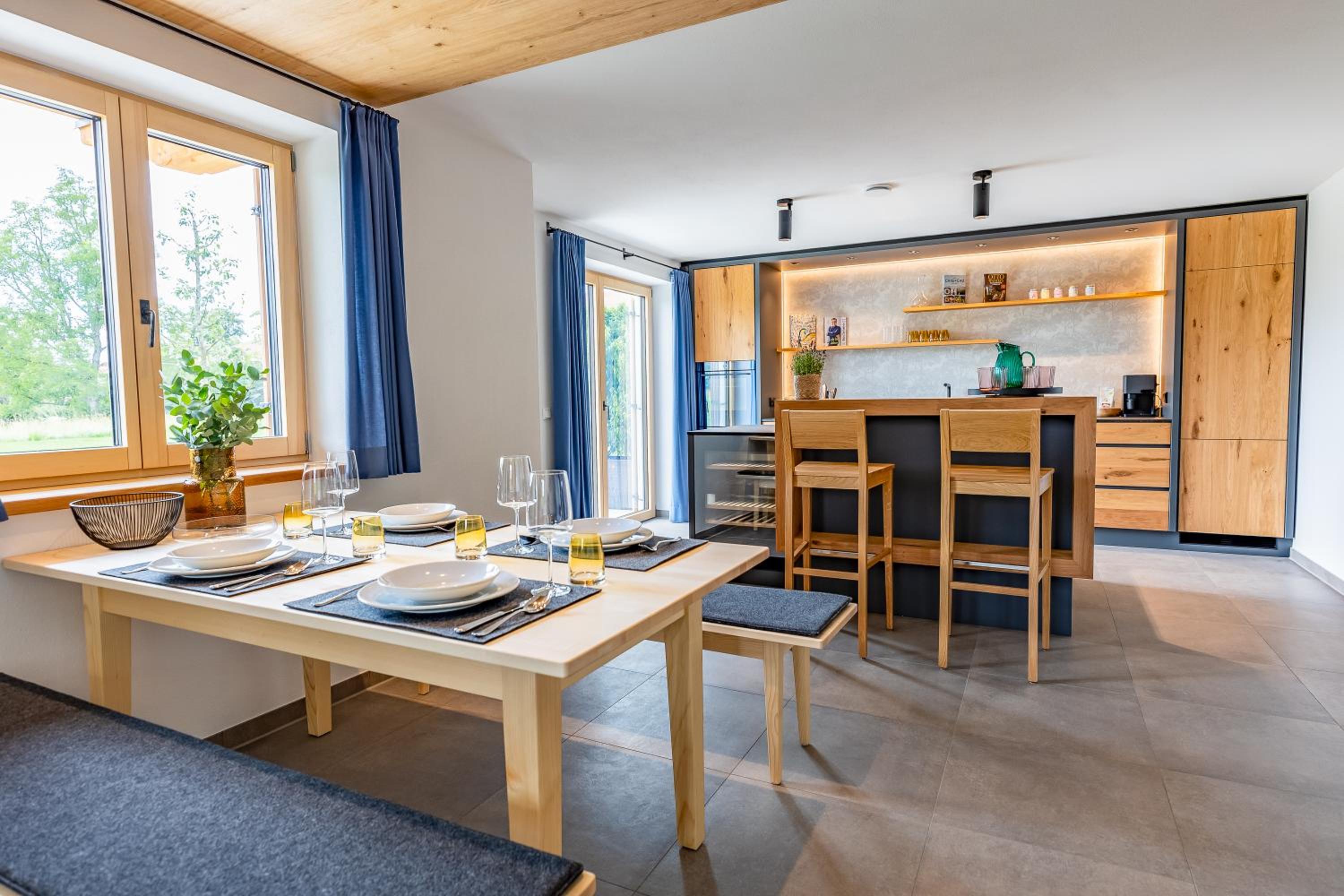 Two-Bedroom Apartment with Lake View photo 3