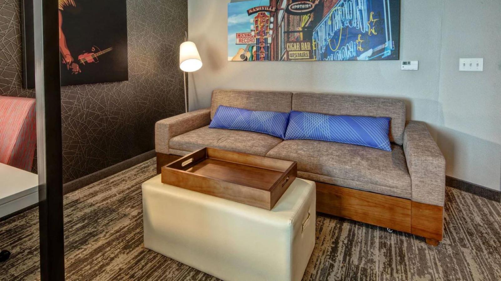 King Suite with Tub - Mobility Accessible - Photo 4