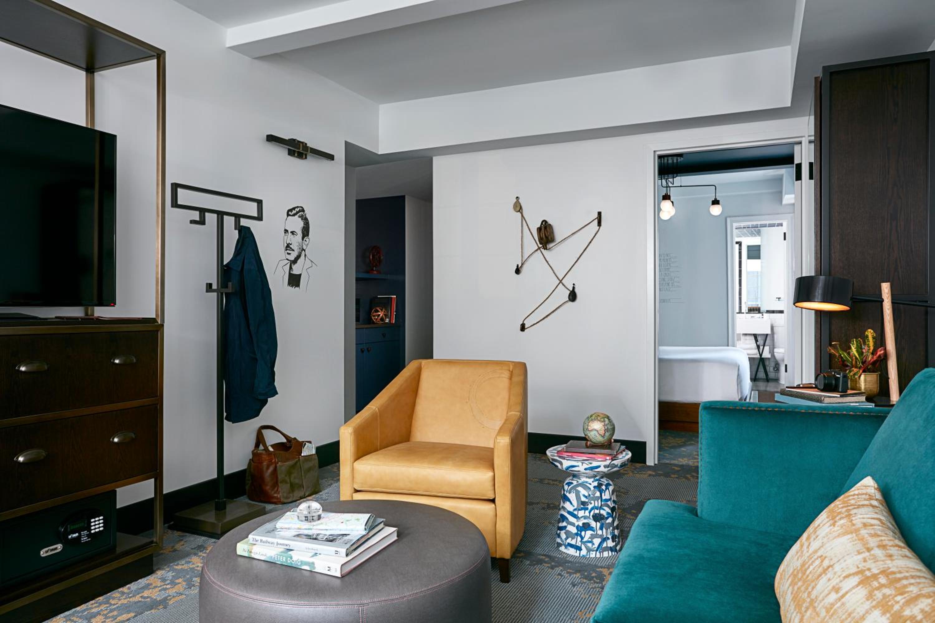 Gallery King Suite