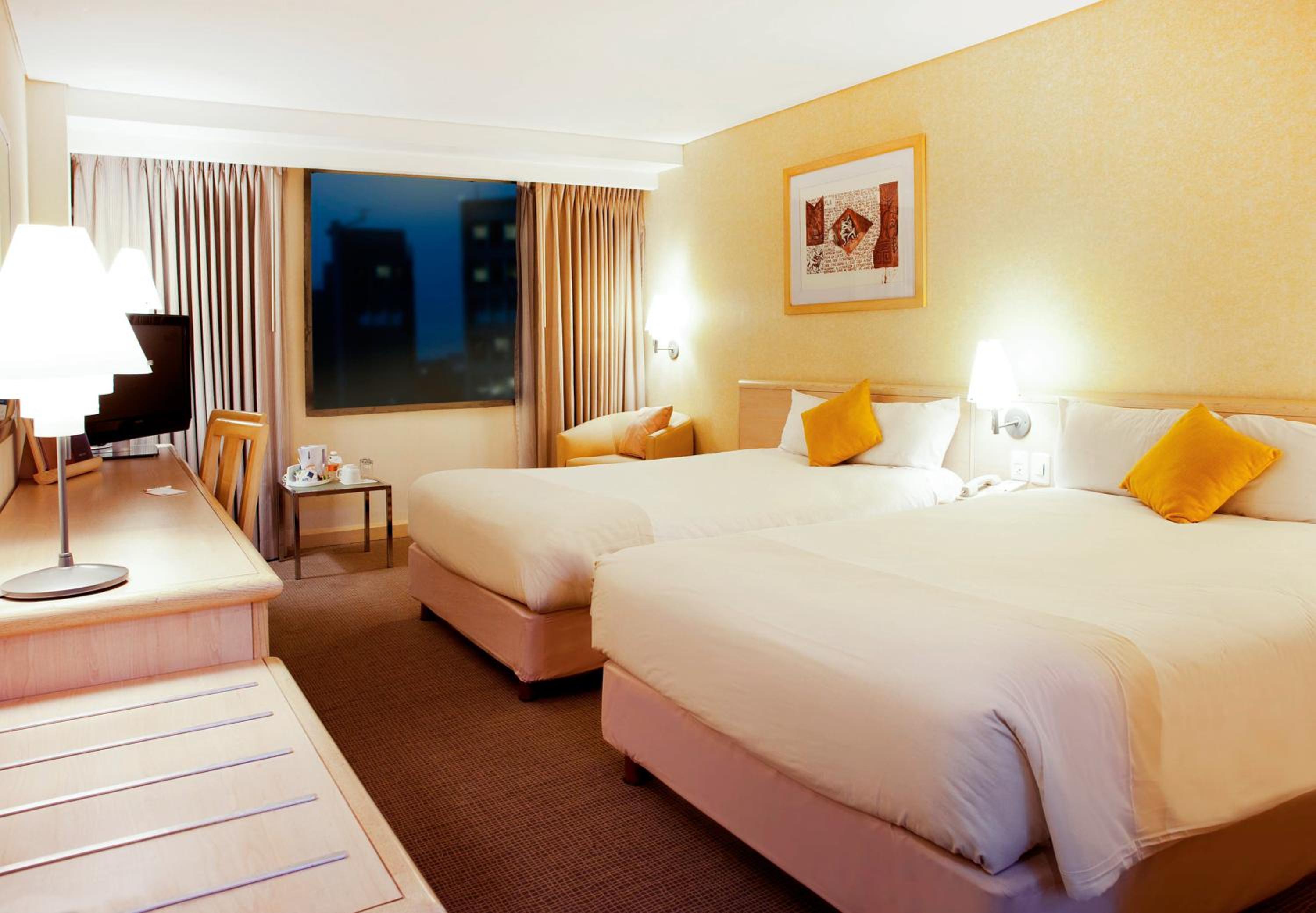 Superior Room with 2 Double Beds - Photo 1