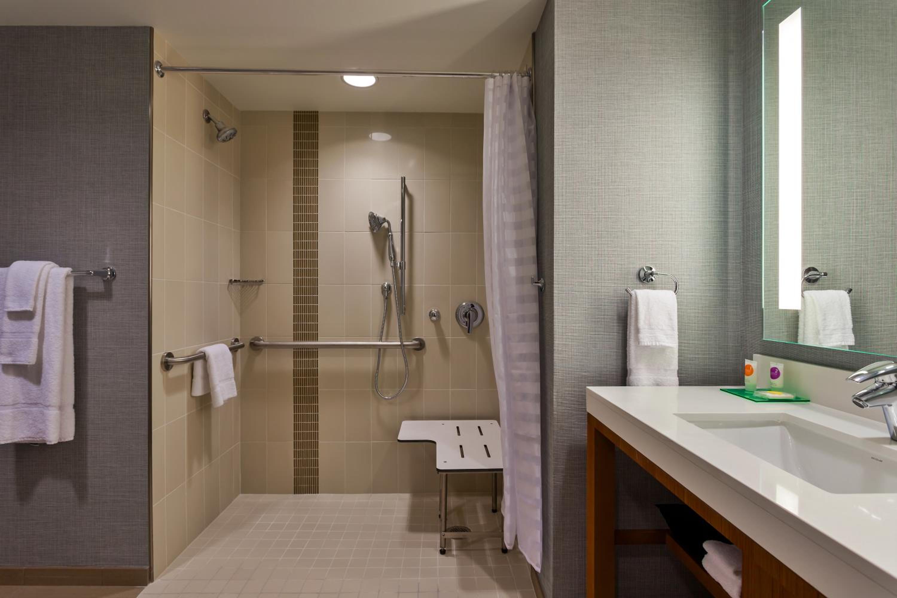 King Room with Sofa Bed and Roll-In Shower - Disability Access thumbnail 5