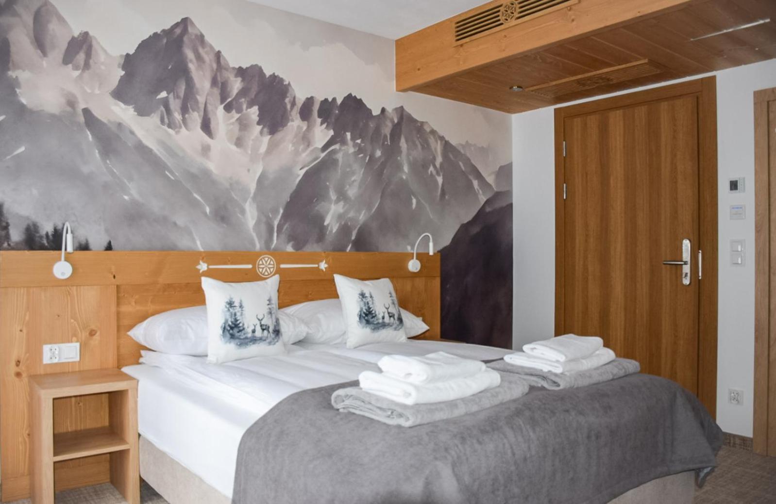 Deluxe Double Room with Balcony photo 1