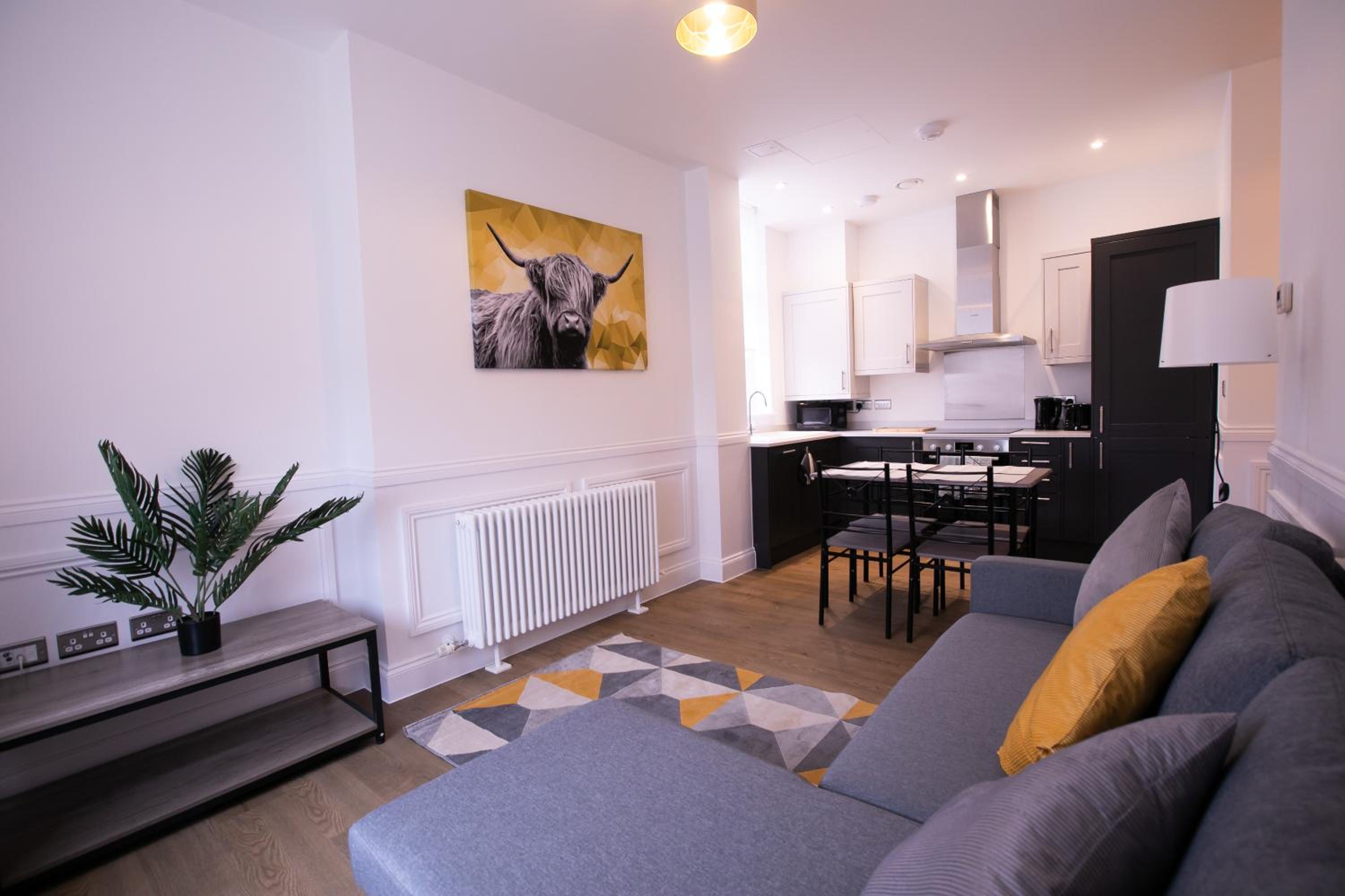 Apartment photo 2