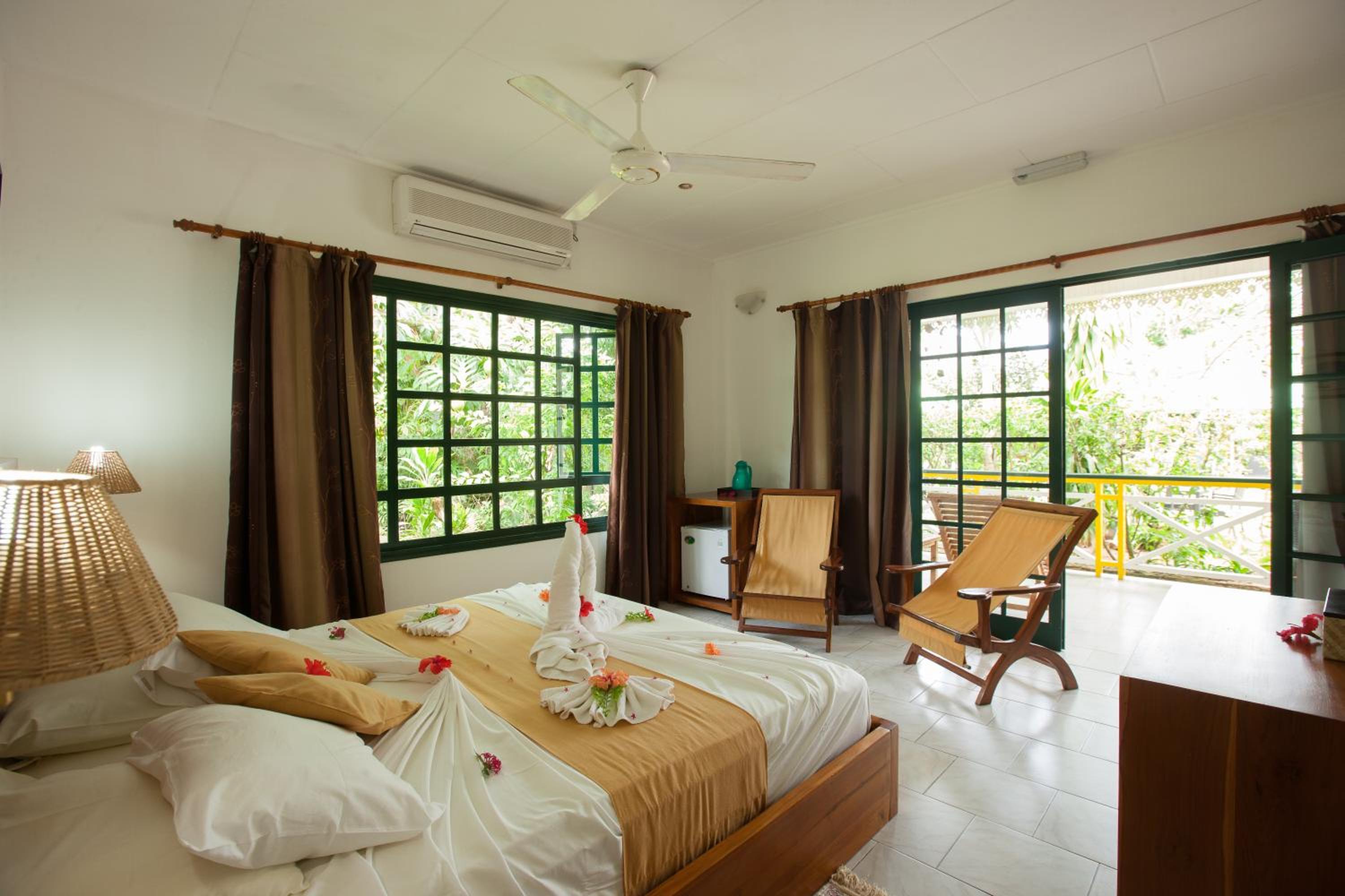 Large Double Room photo 1