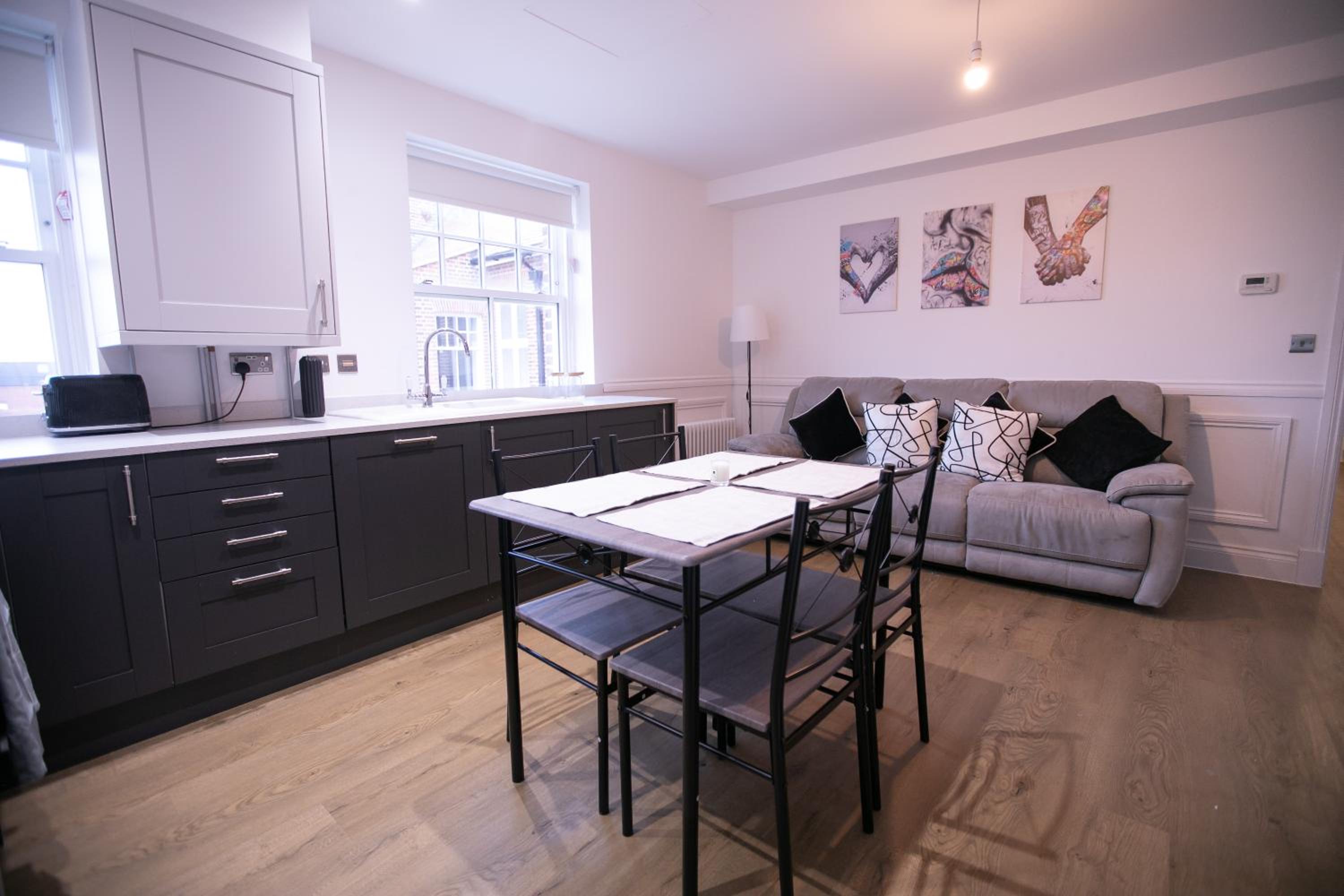 Apartment photo 1