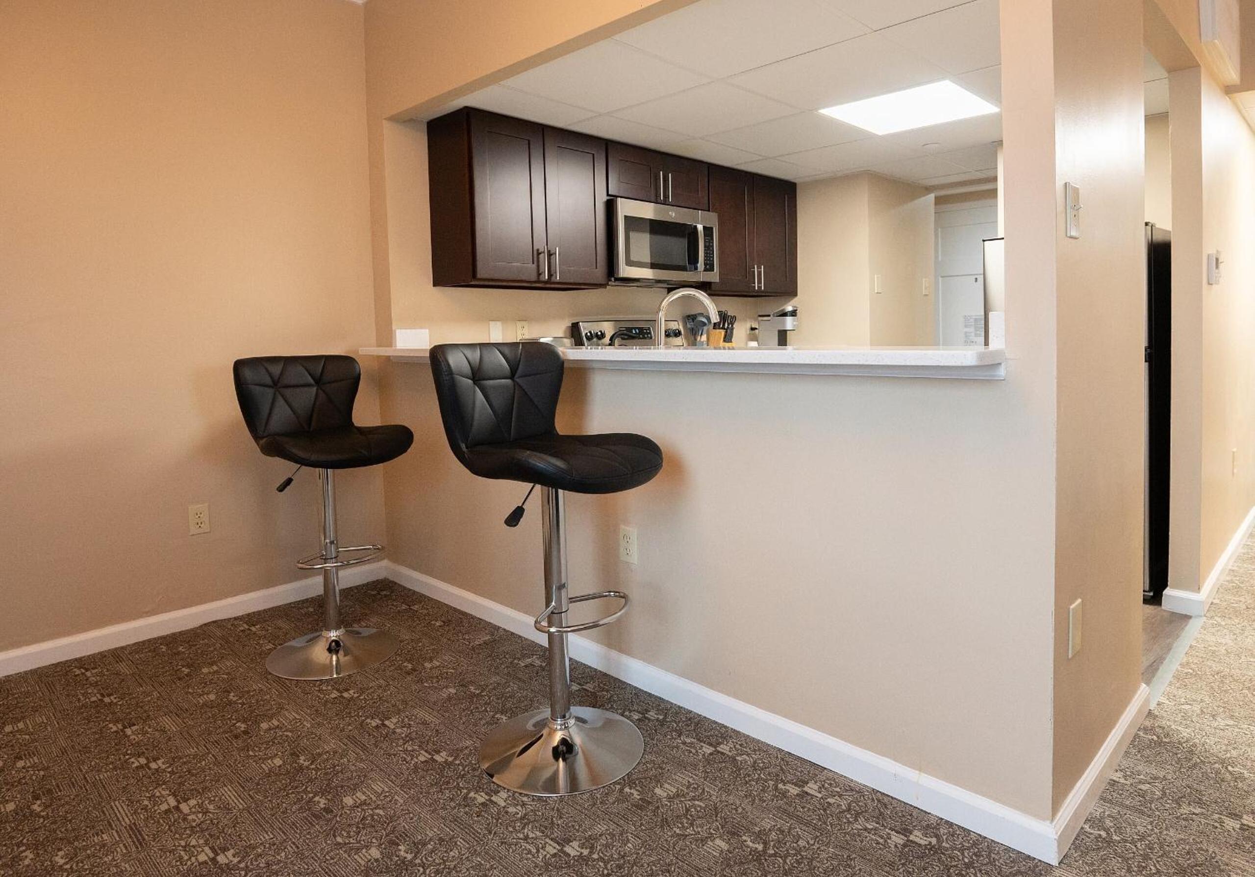 1 King Bed and 1 Double Bed, Two Bedroom Suite, Non-Smoking