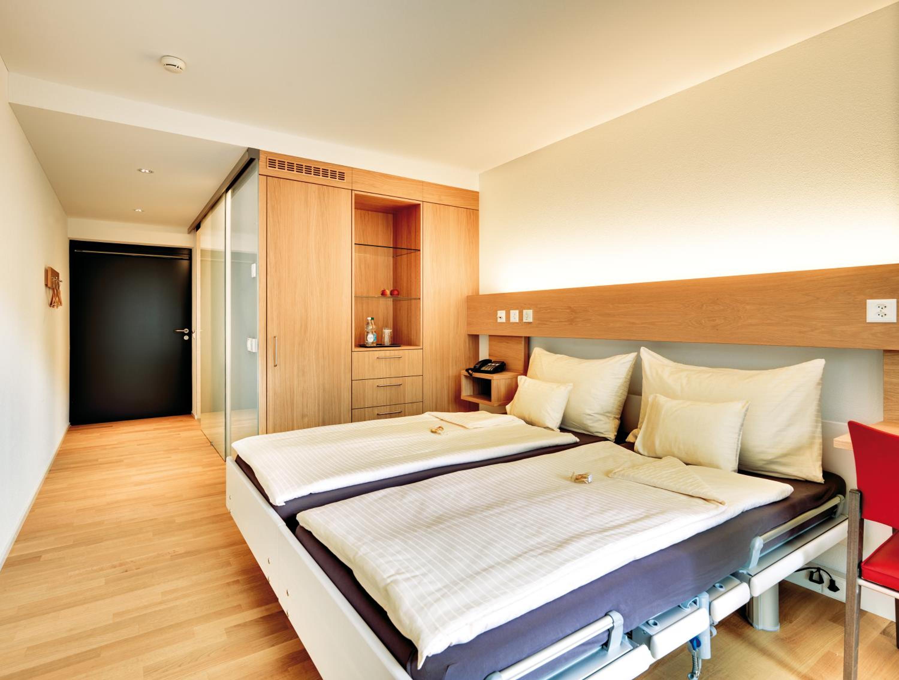 Twin Room - Disability Access photo 3