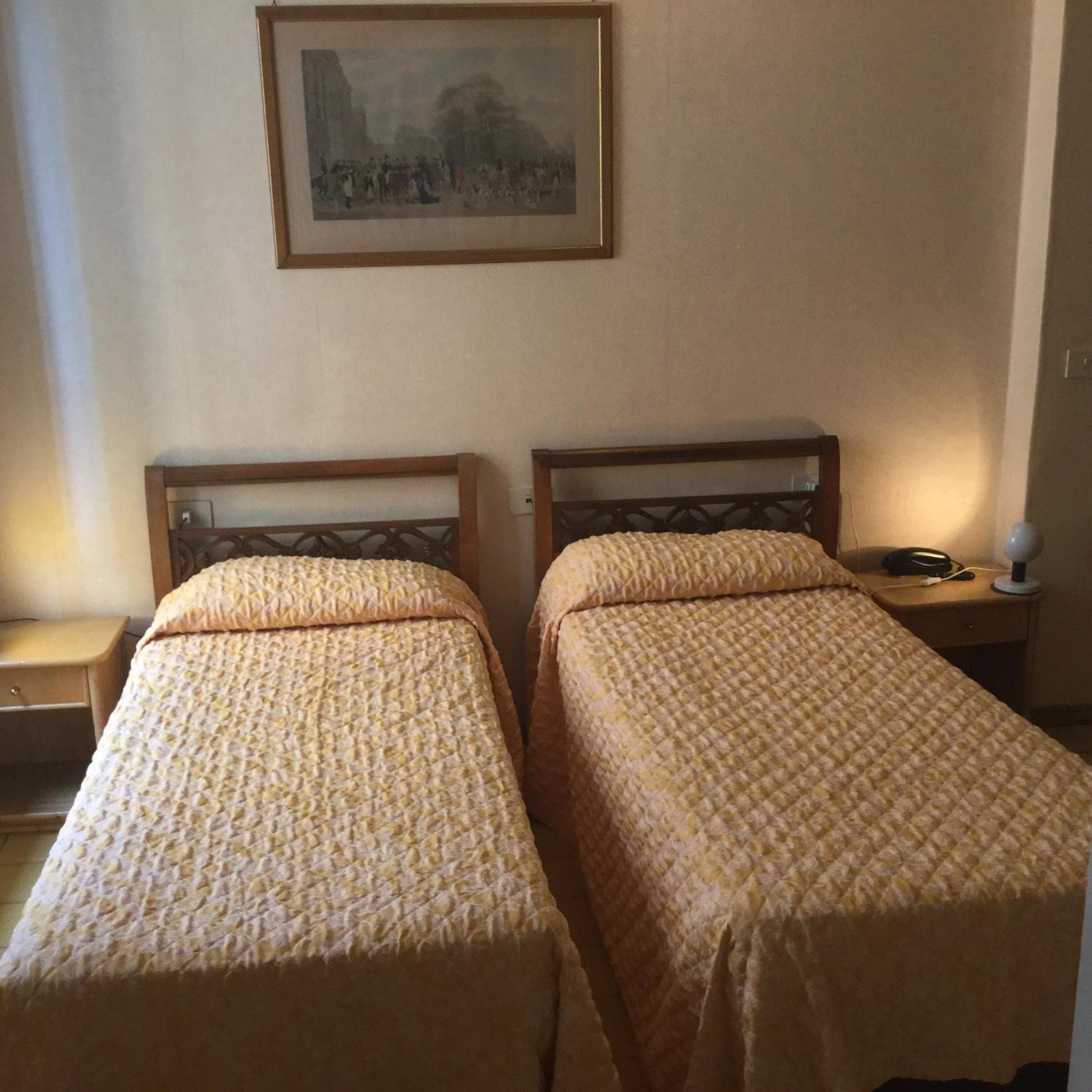 Double or Twin Room - Photo 2