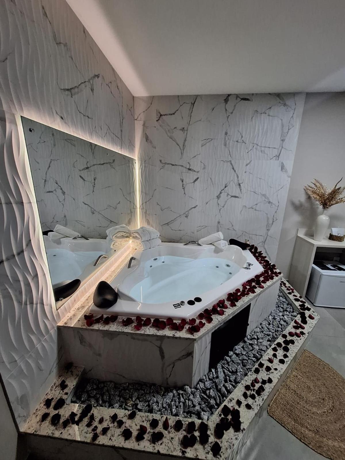 Suite with Spa Bath