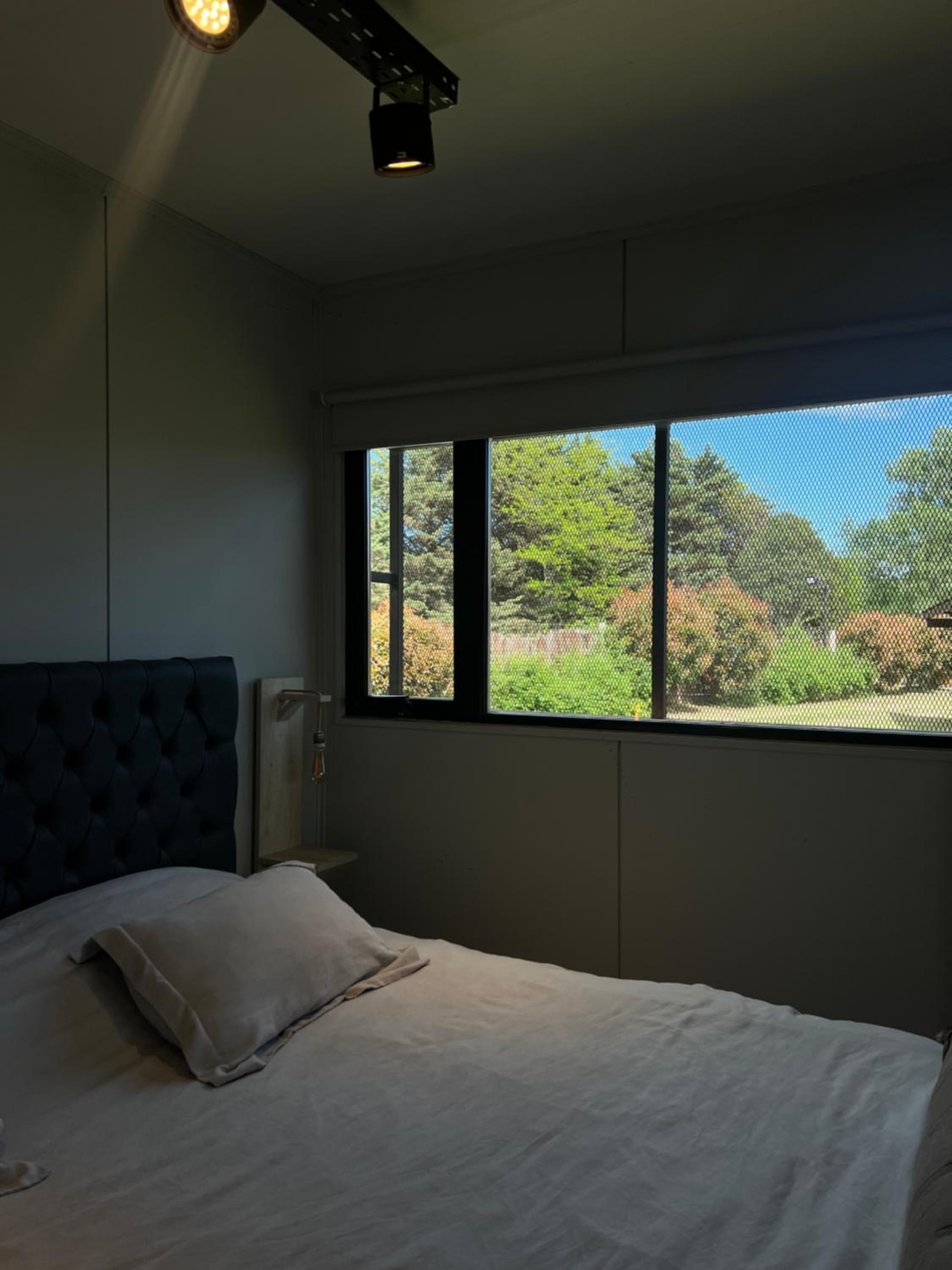 Deluxe Double or Twin Room with Pool Access photo 1