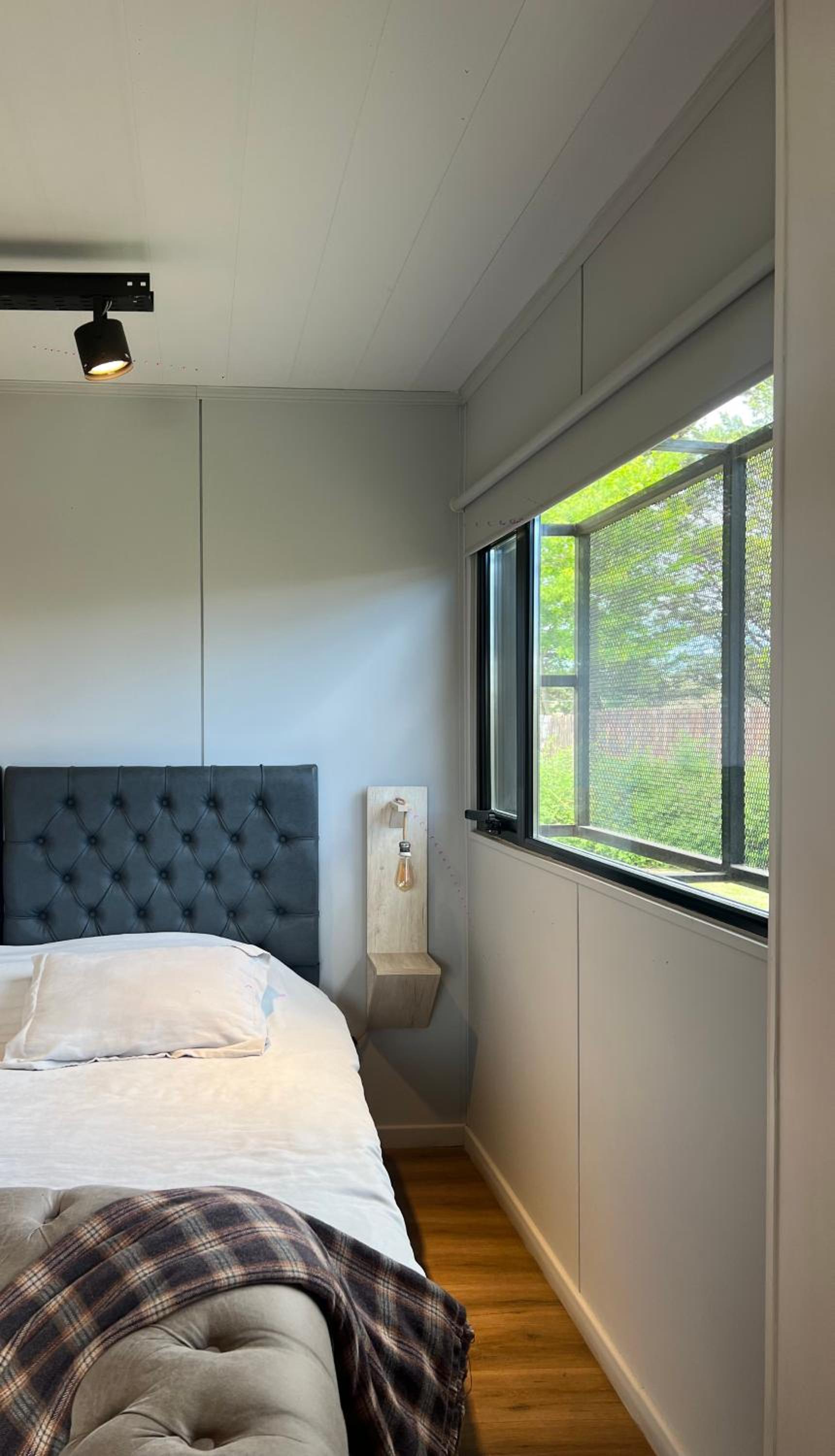 Deluxe Double or Twin Room with Pool Access photo 3